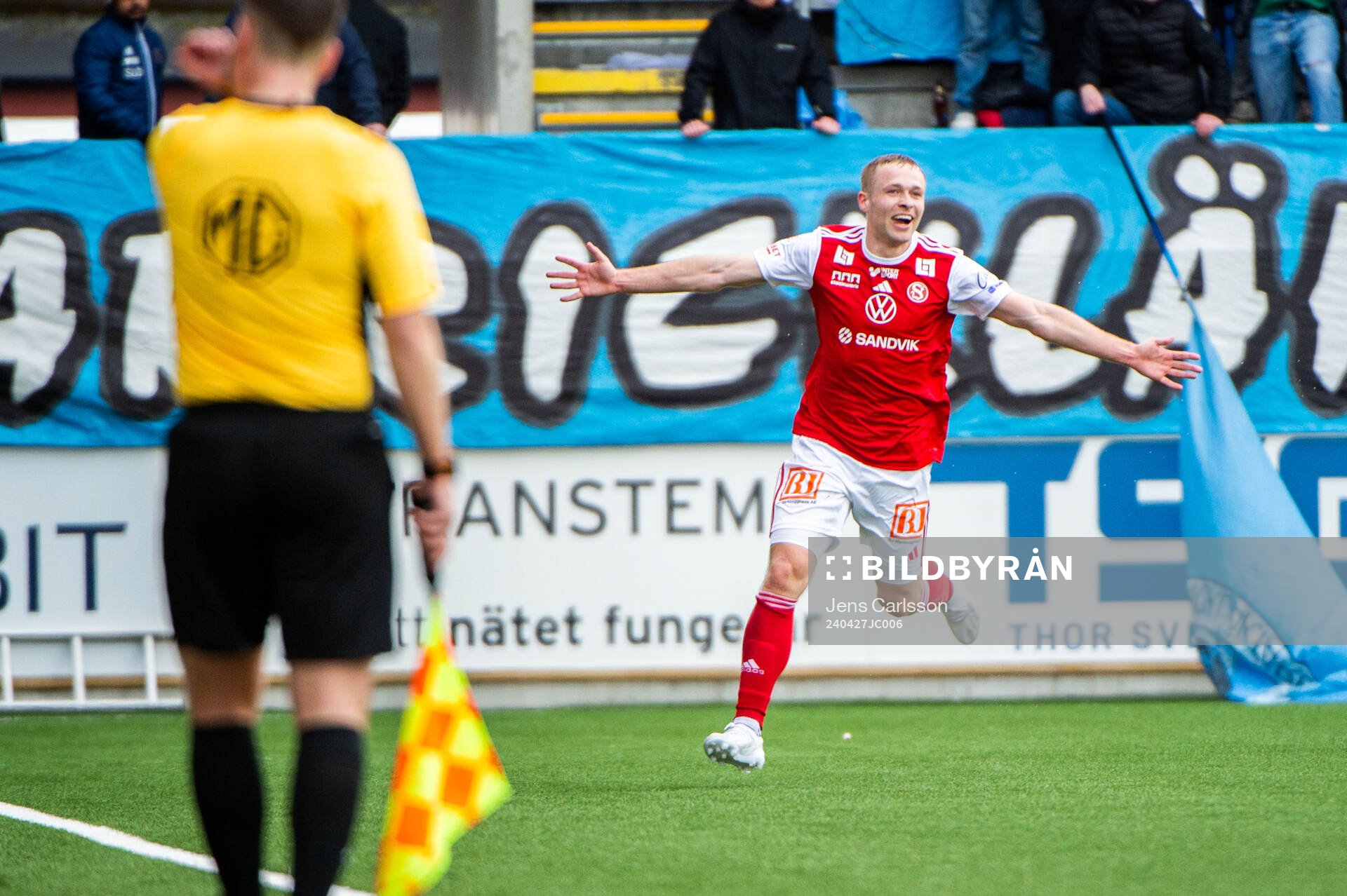 Sandvikens James Joseph Kirby jublar