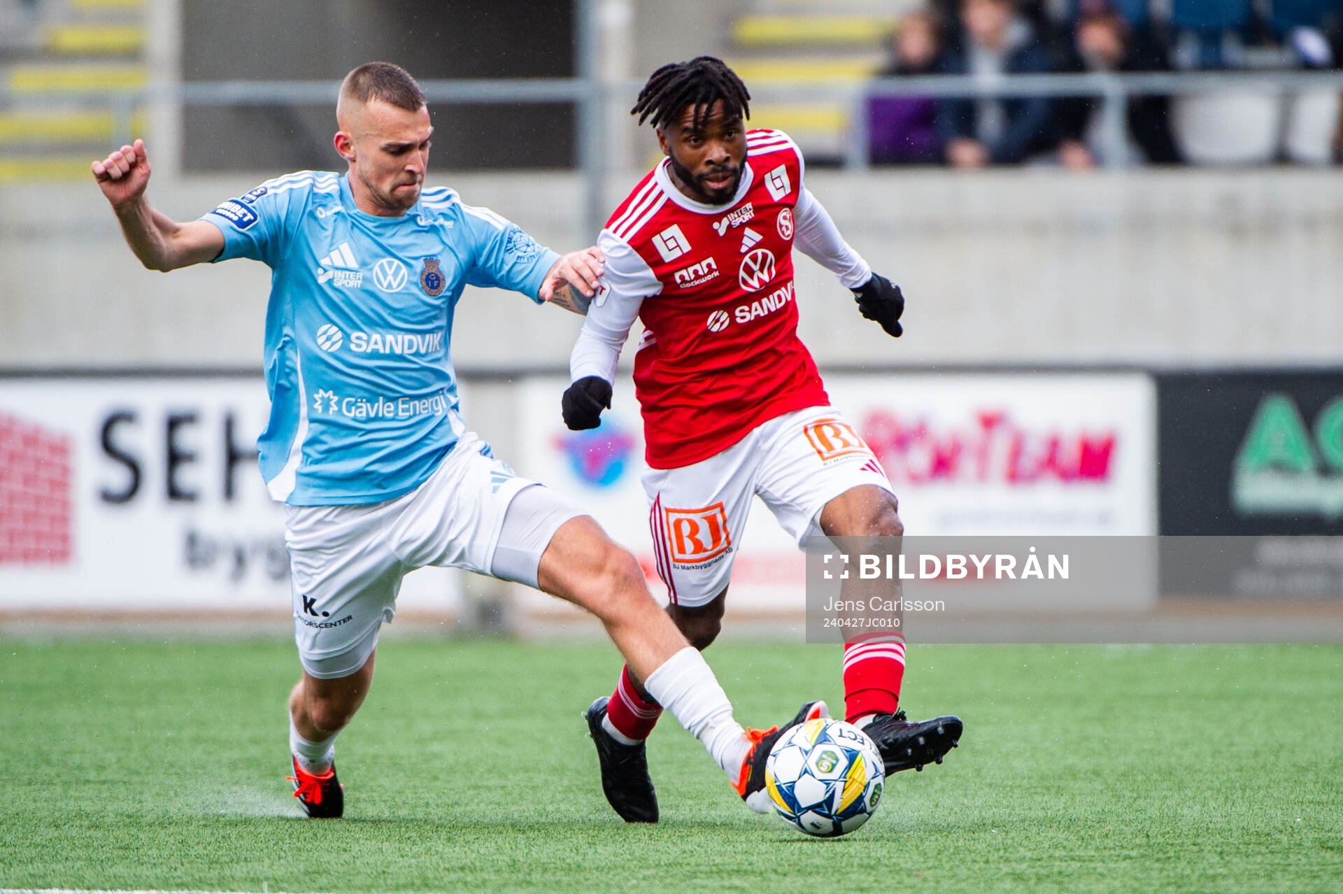 Gefles Jesper Merbom Adolfsson och Sandvikens John Junior