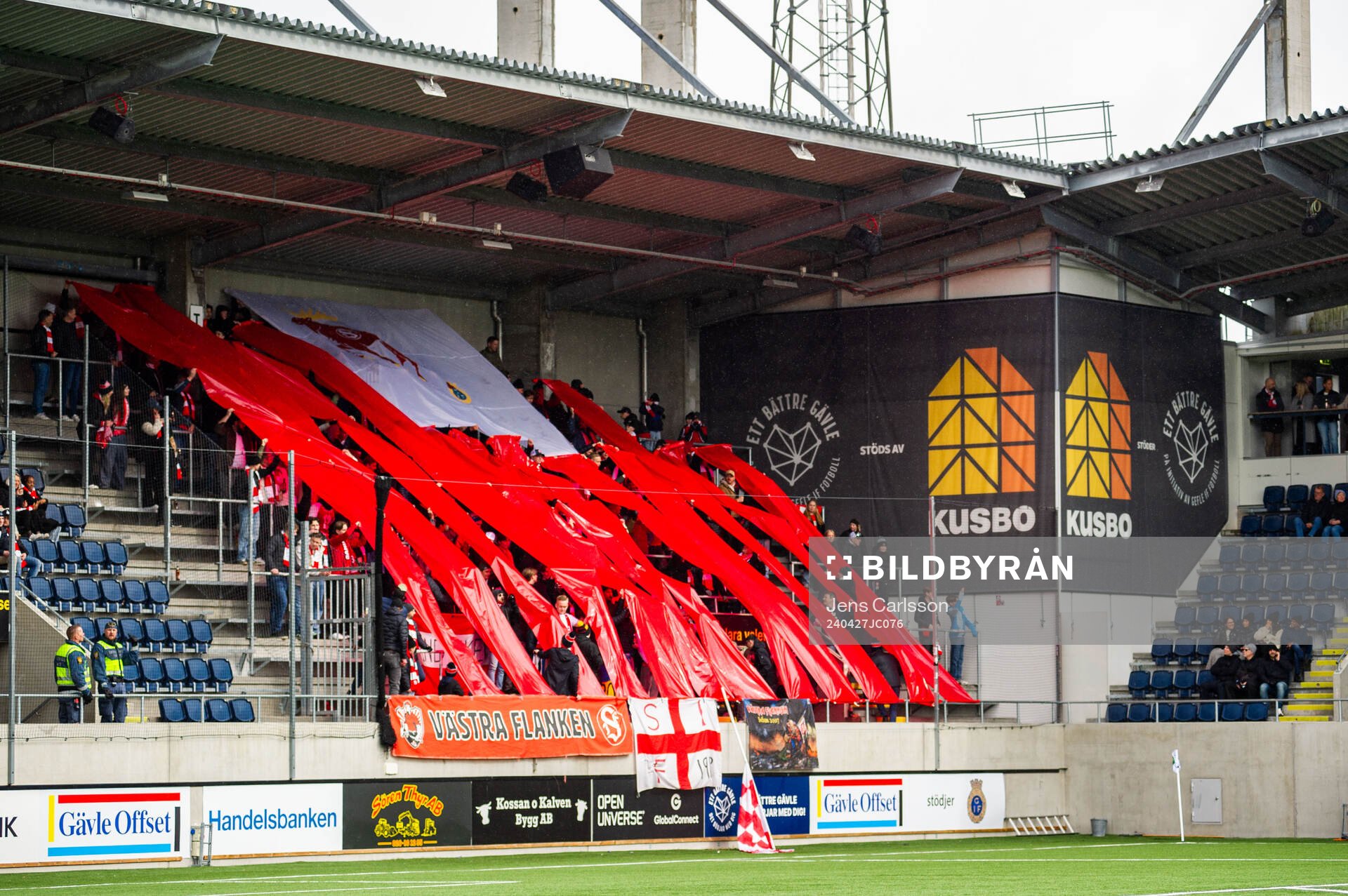 Sandvikens supportrar med tifo