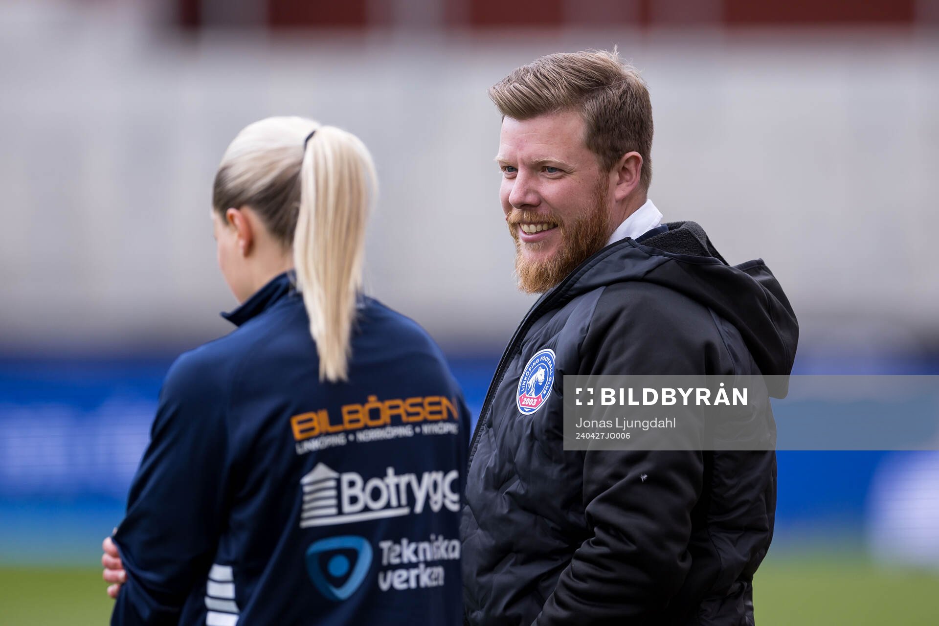 Linköpings tränare Rafael Roldan Bermudez inför fotbollsmatchen i Damallsvenskan mellan Växjö DFF och Linköping den 27 april 2024 i Växjö.