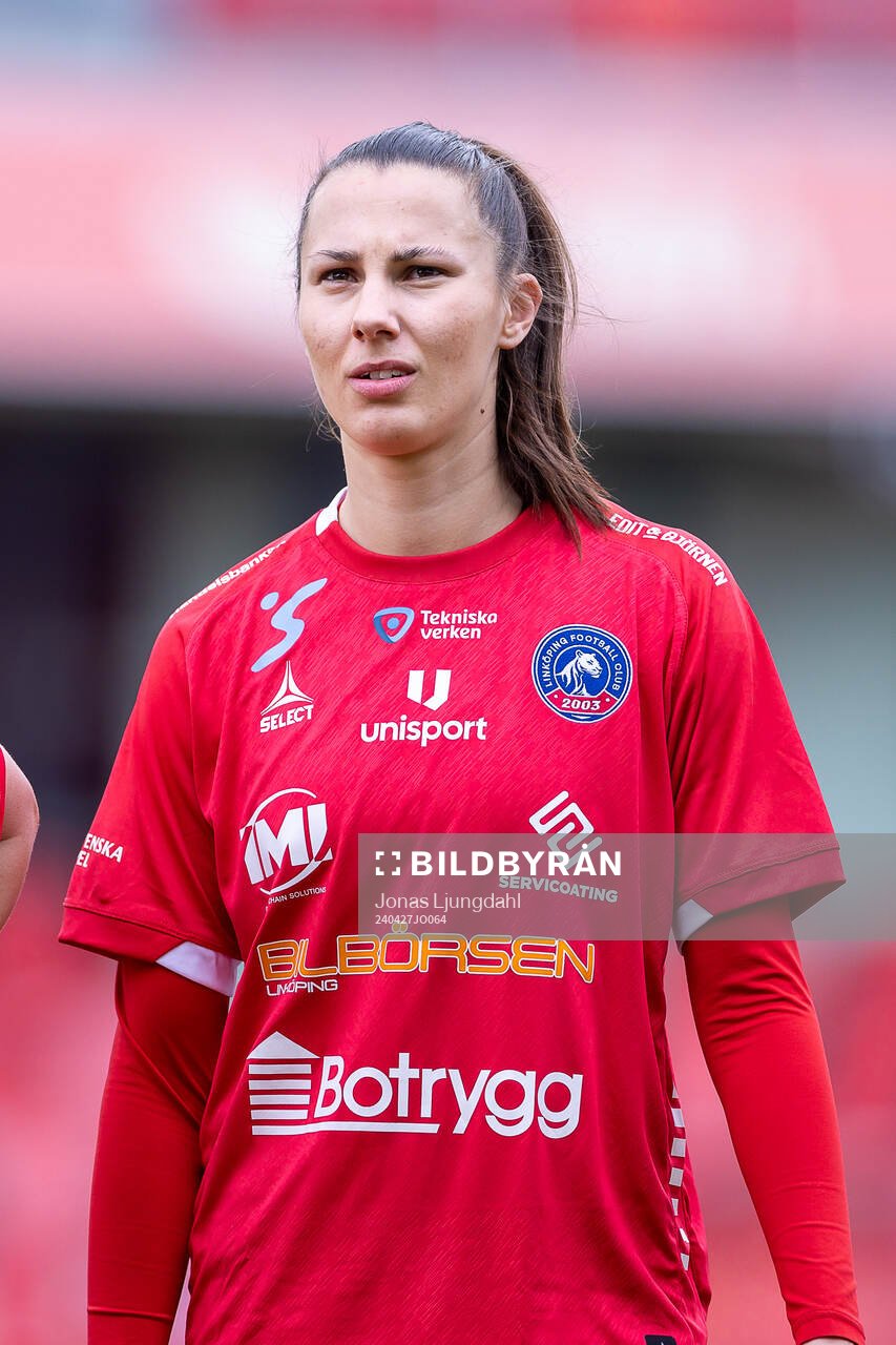 Linköpings Nellie Karlsson under fotbollsmatchen i Damallsvenskan mellan Växjö DFF och Linköping den 27 april 2024 i Växjö. 