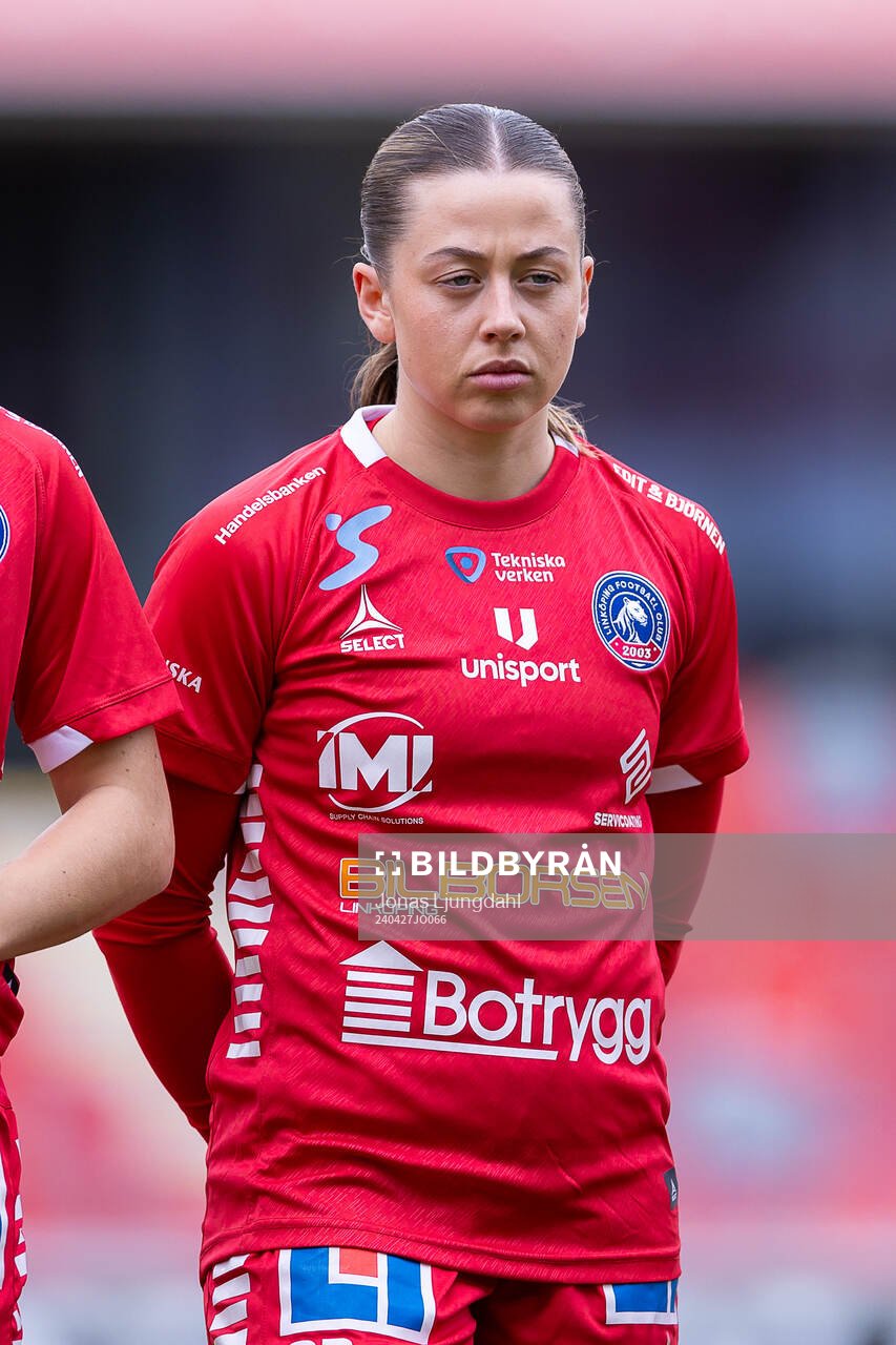 Linköpings Cornelia Kapocs under fotbollsmatchen i Damallsvenskan mellan Växjö DFF och Linköping den 27 april 2024 i Växjö. 