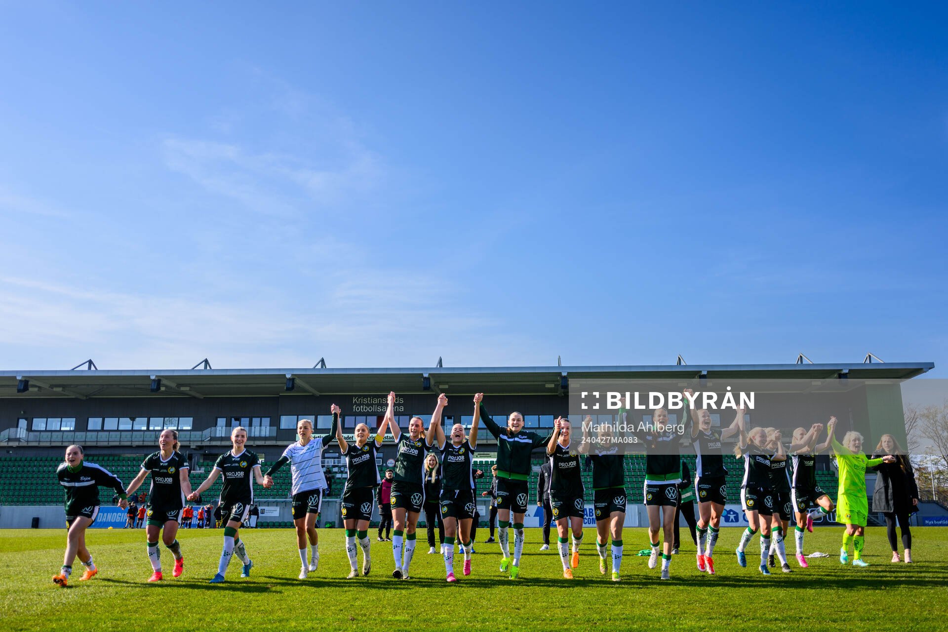 Hammarbys spelare jublar