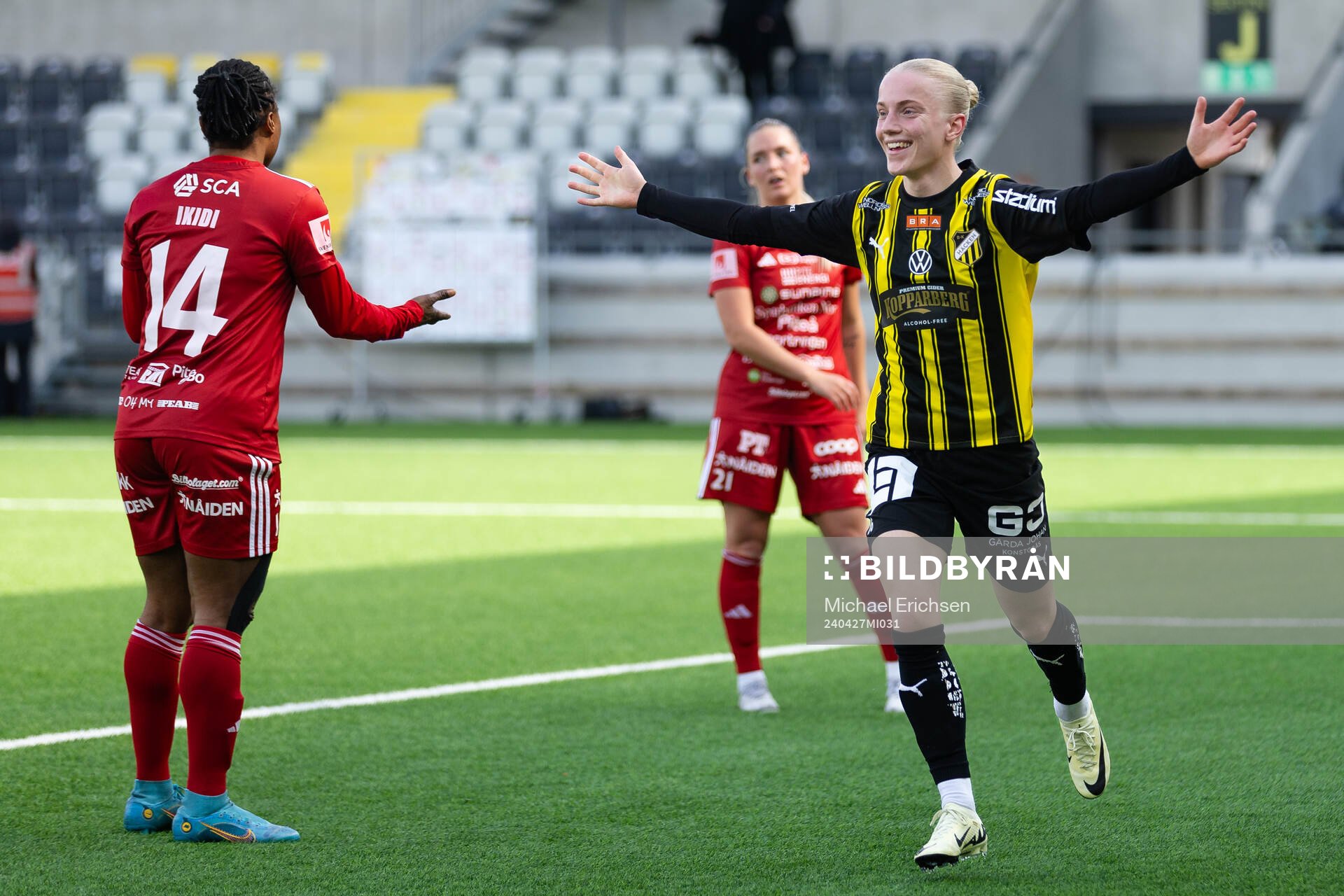 Häckens Anna Sandberg jublar