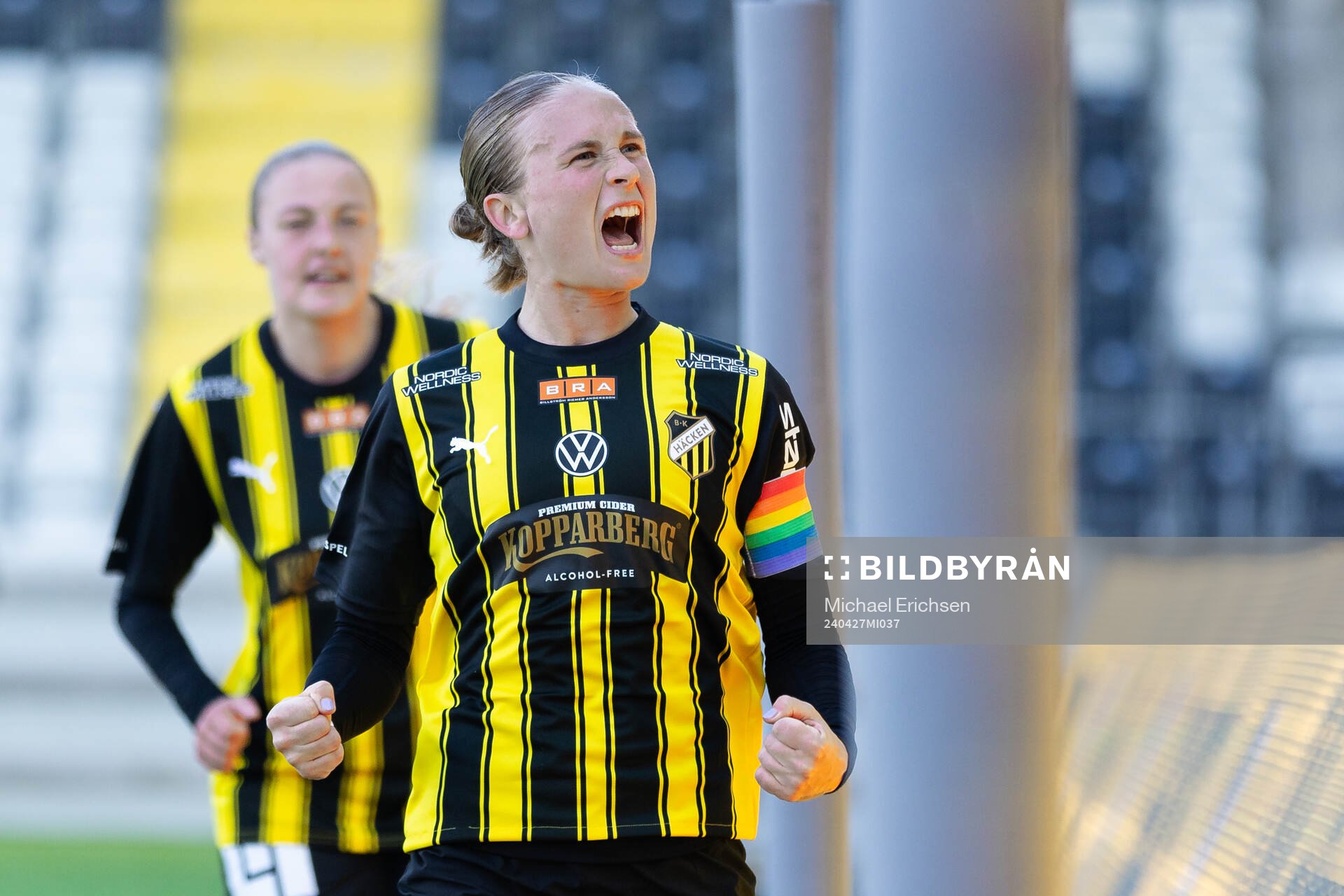 Häckens Filippa Curmark jublar