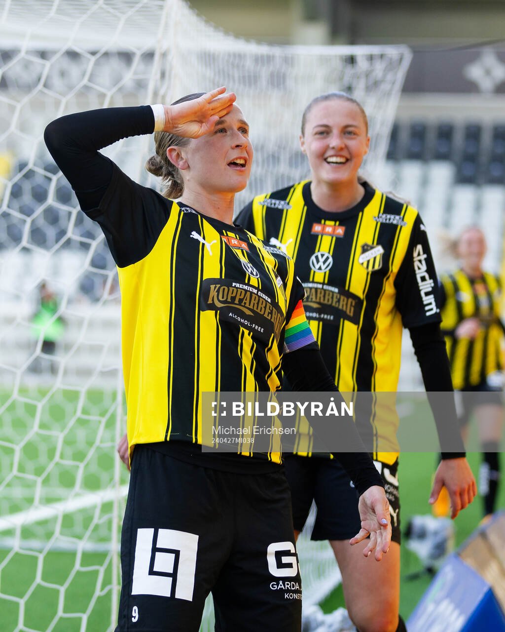 Häckens Filippa Curmark jublar