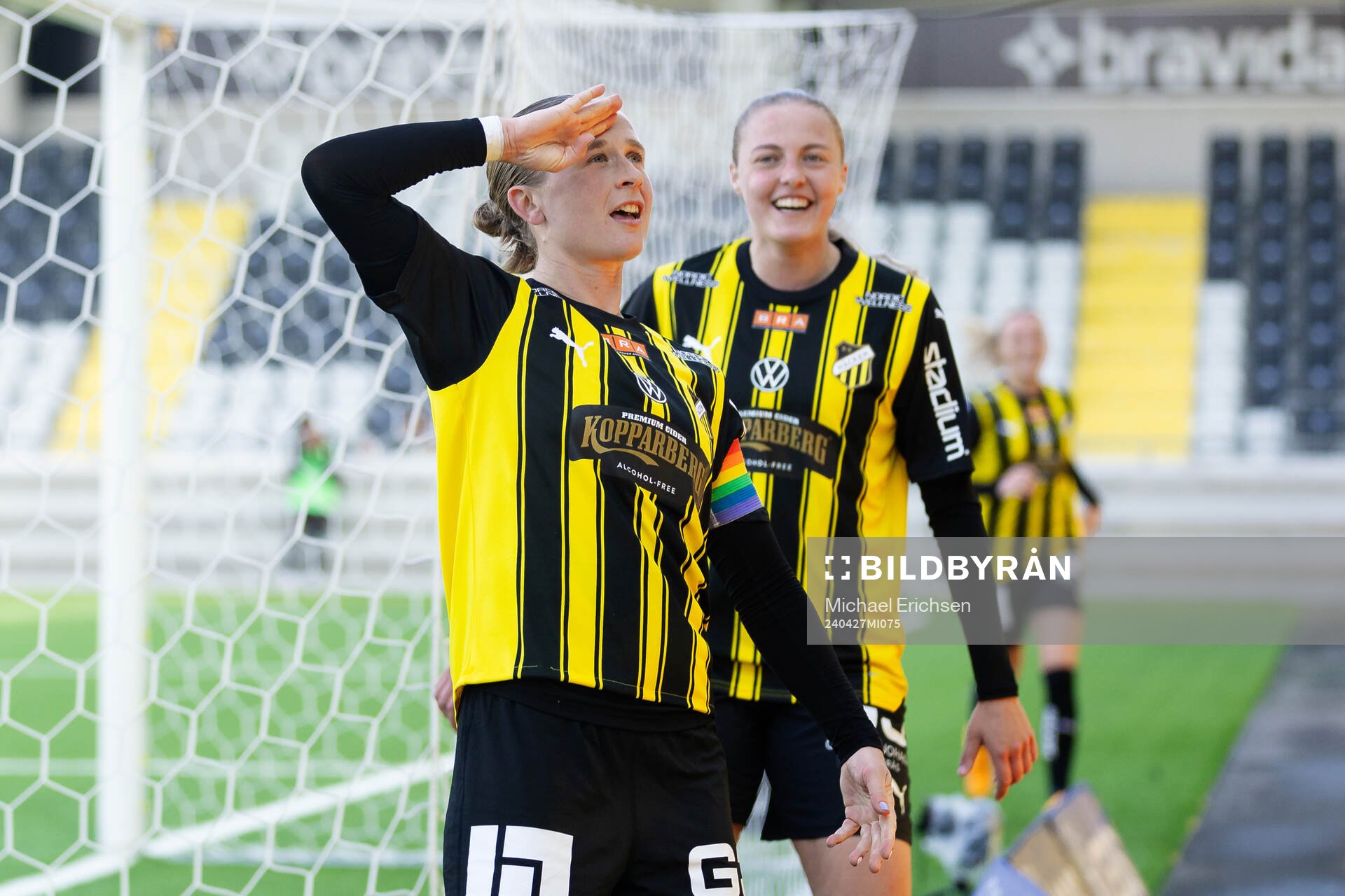 Häckens Filippa Curmark jublar