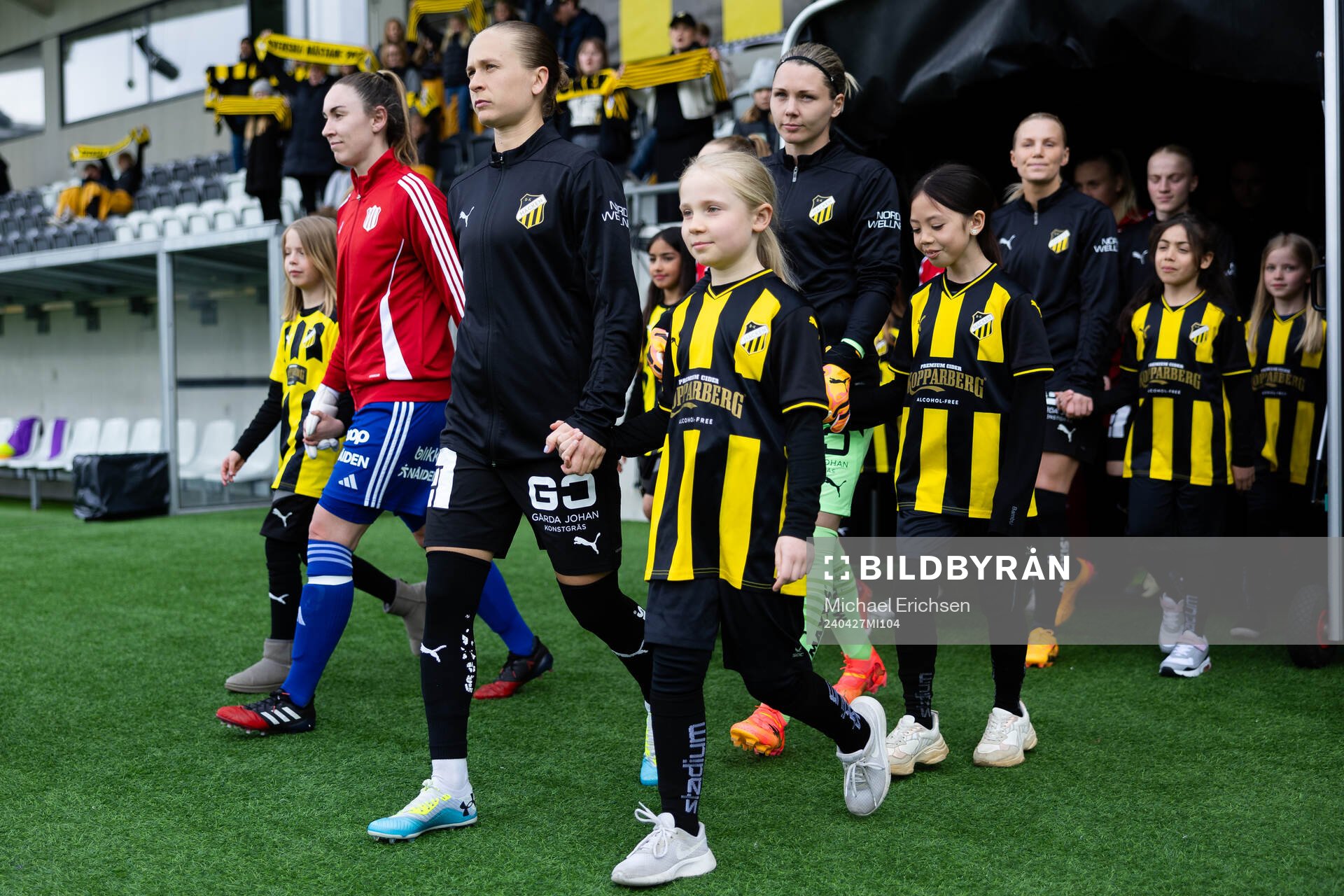 Häckens Filippa Curmark innan fotbollsmatchen i