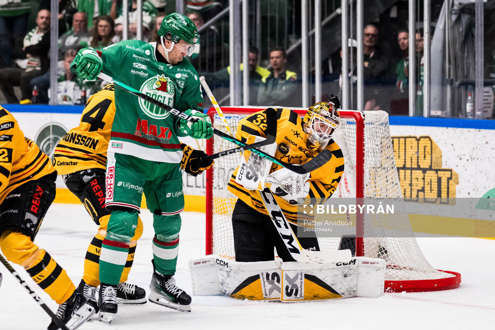 Rögles Adam Tambellini och Skellefteås Linus Söderström