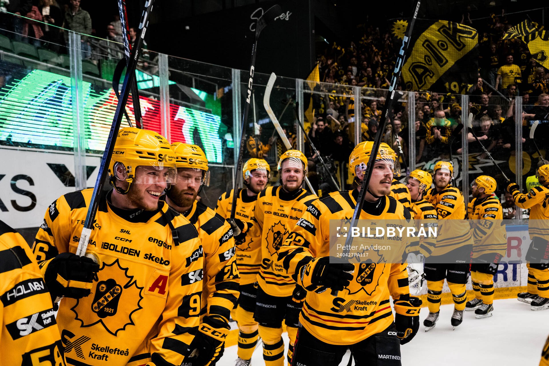 Skellefteås spelare jublar