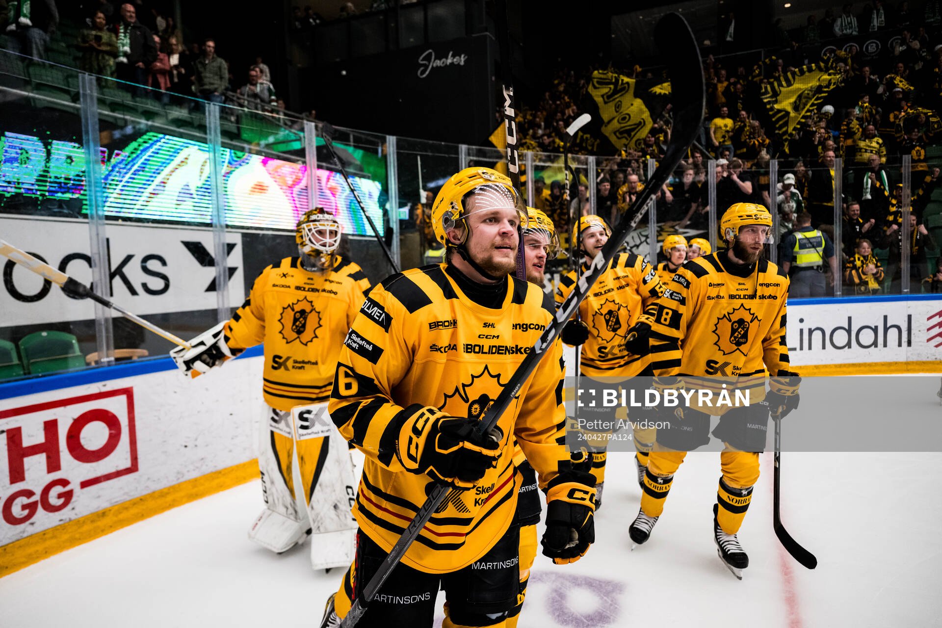 Skellefteås Måns Forsfjäll jublar