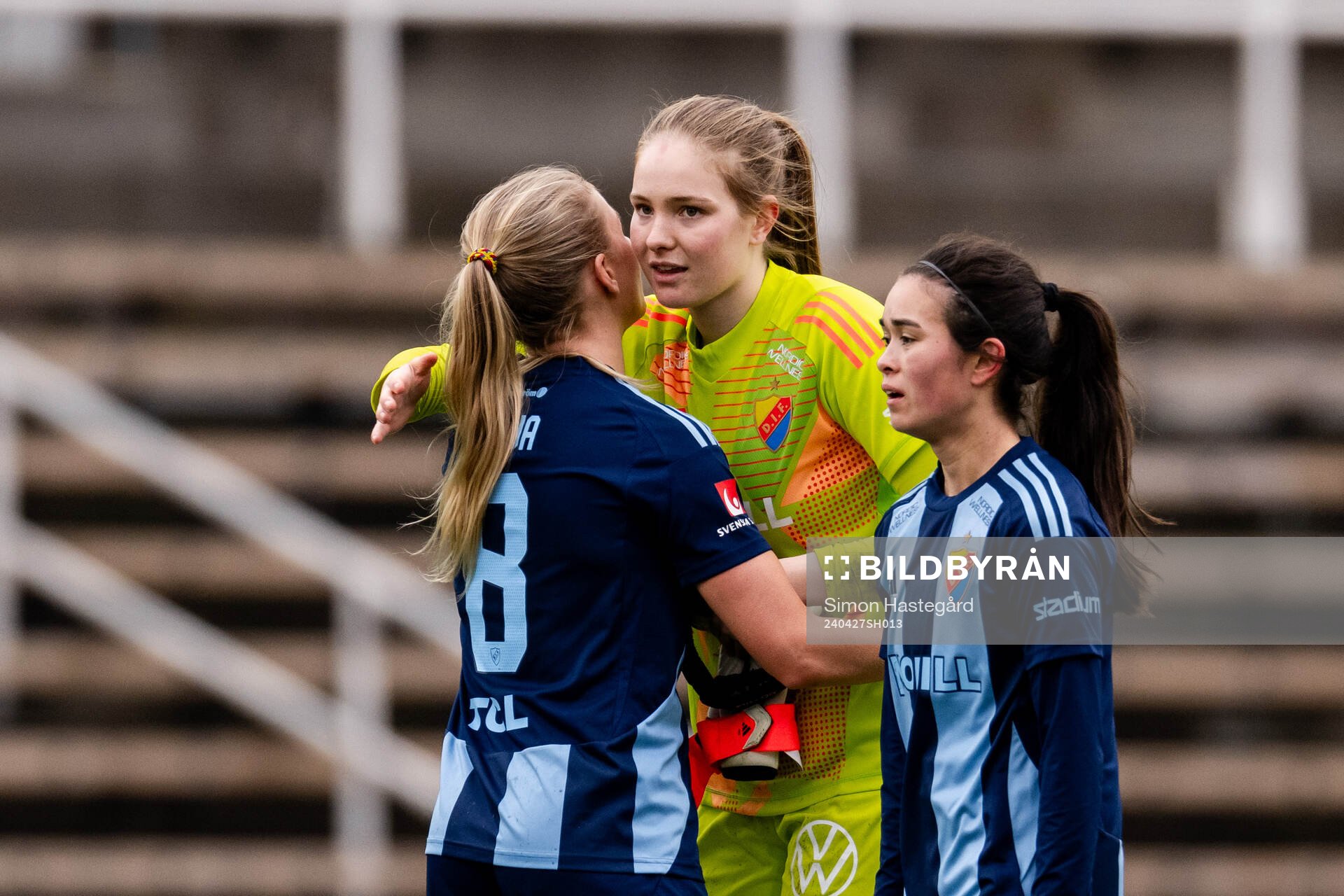 Djurgårdens målvakt Elvira Björklund jublar