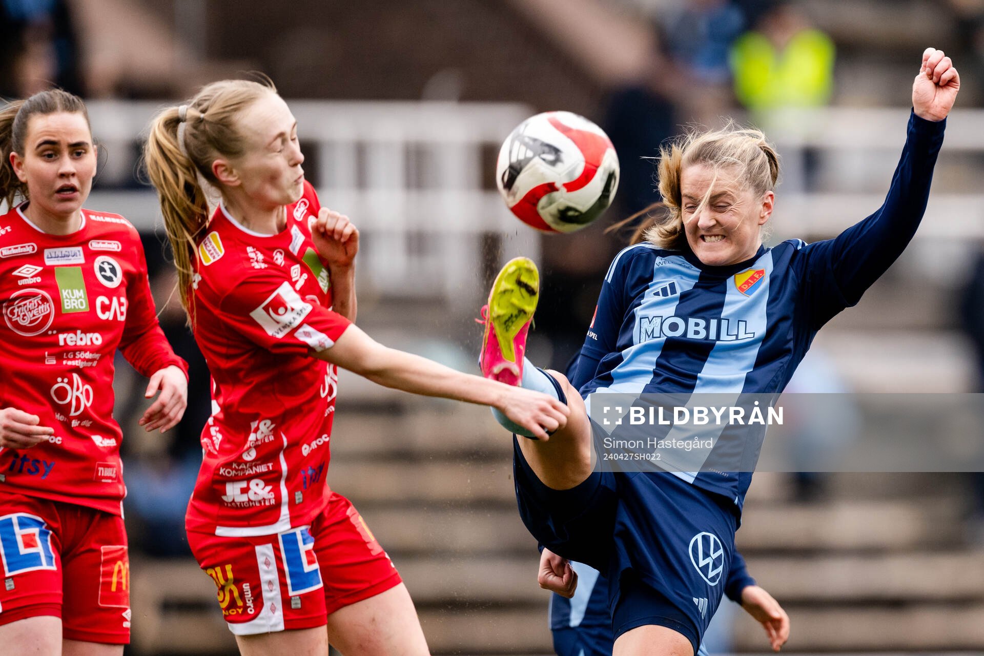 KIF Örebros Minea Lassas och Djurgårdens Maria Brochmann
