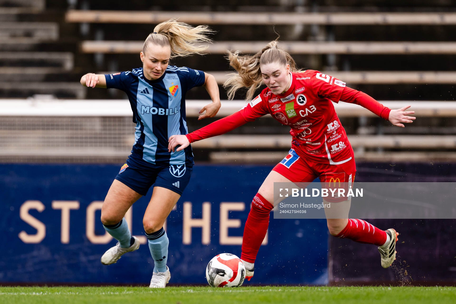 Djurgårdens Tove Almqvist och KIF Örebros Bergþora Sol