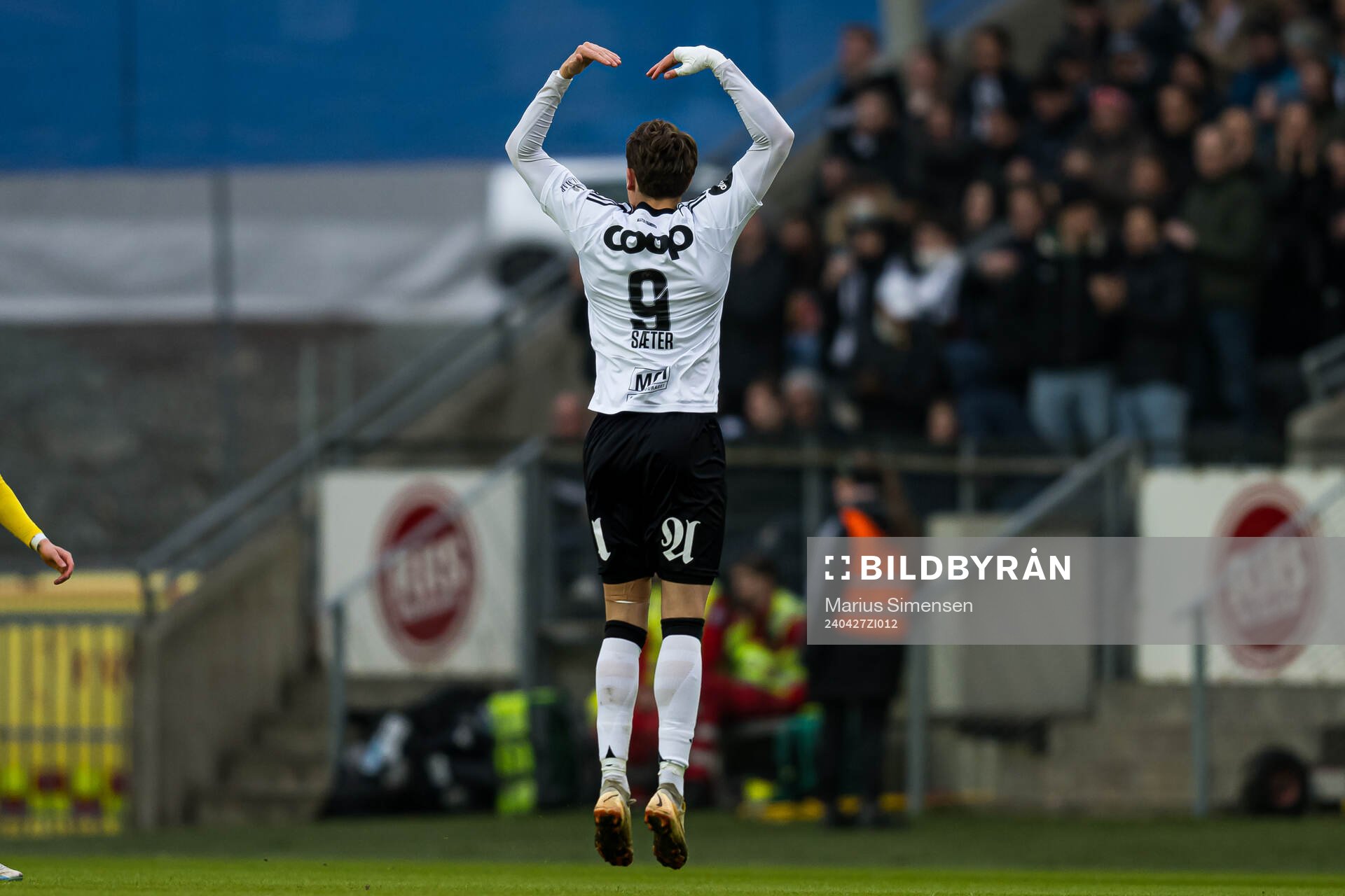 Ole Sæter of Rosenborg celebrates