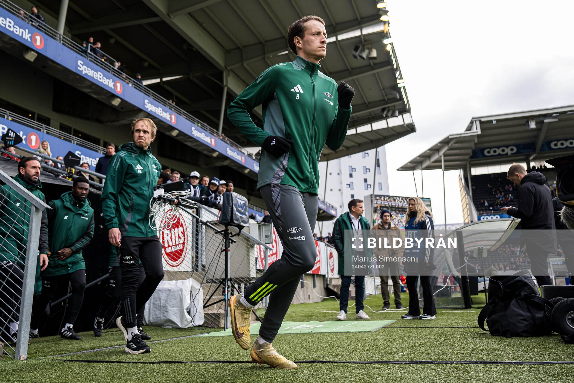 Ole Sæter of Rosenborg warms up