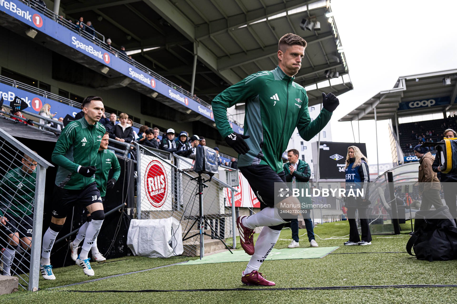 Markus Henriksen of Rosenborg warms up