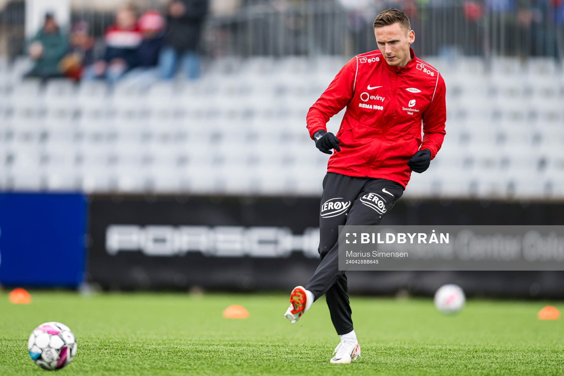 Joachim Soltvedt of Brann warms up