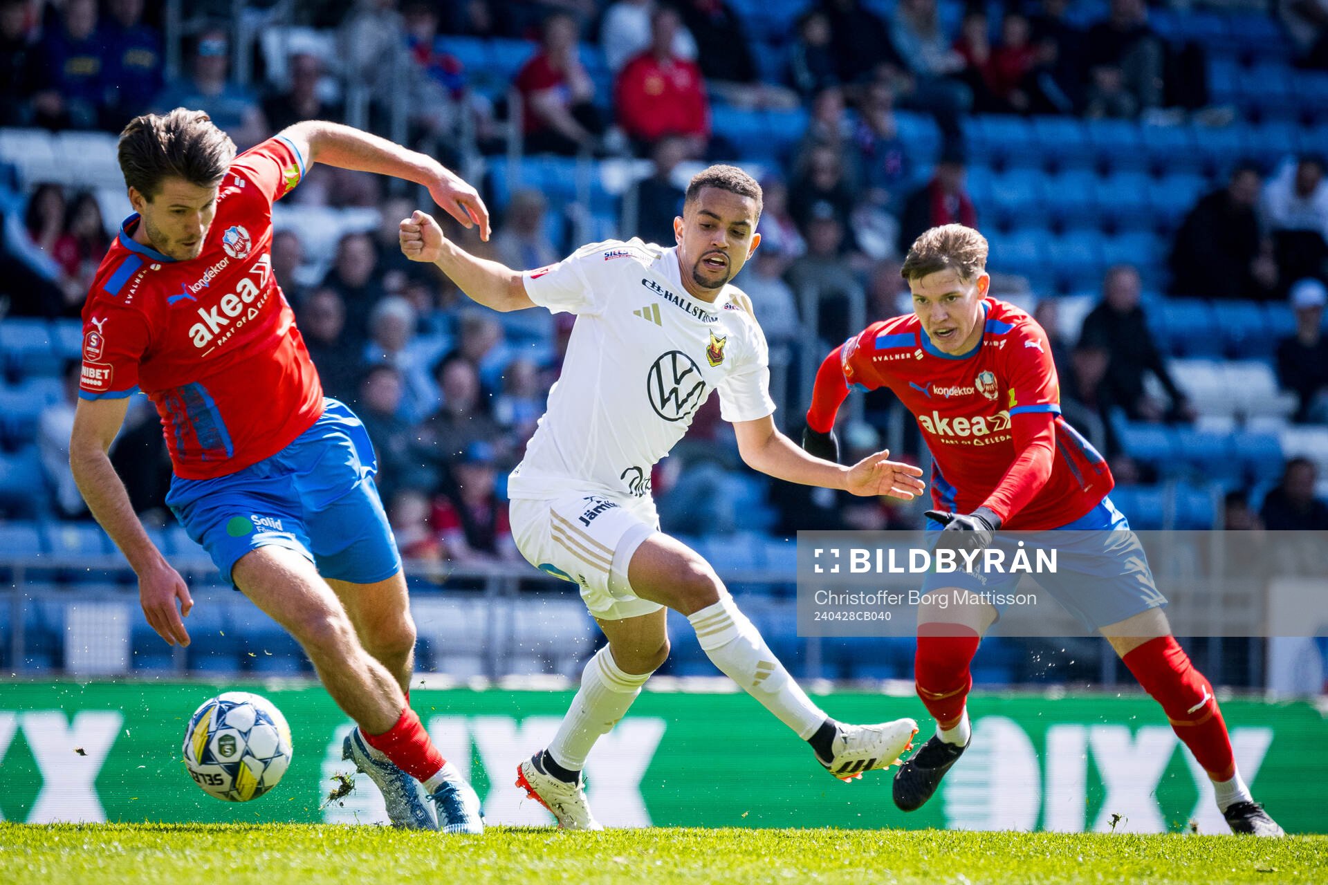 Helsingborgs Wilhelm Loeper och Östersunds Erick Brendon