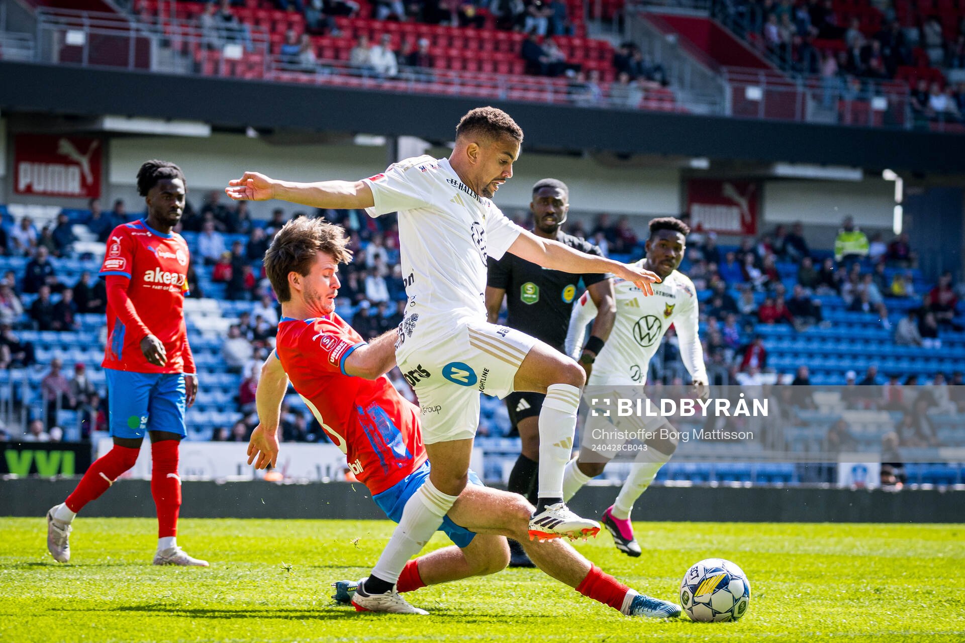 Helsingborgs Wilhelm Loeper och Östersunds Erick Brendon