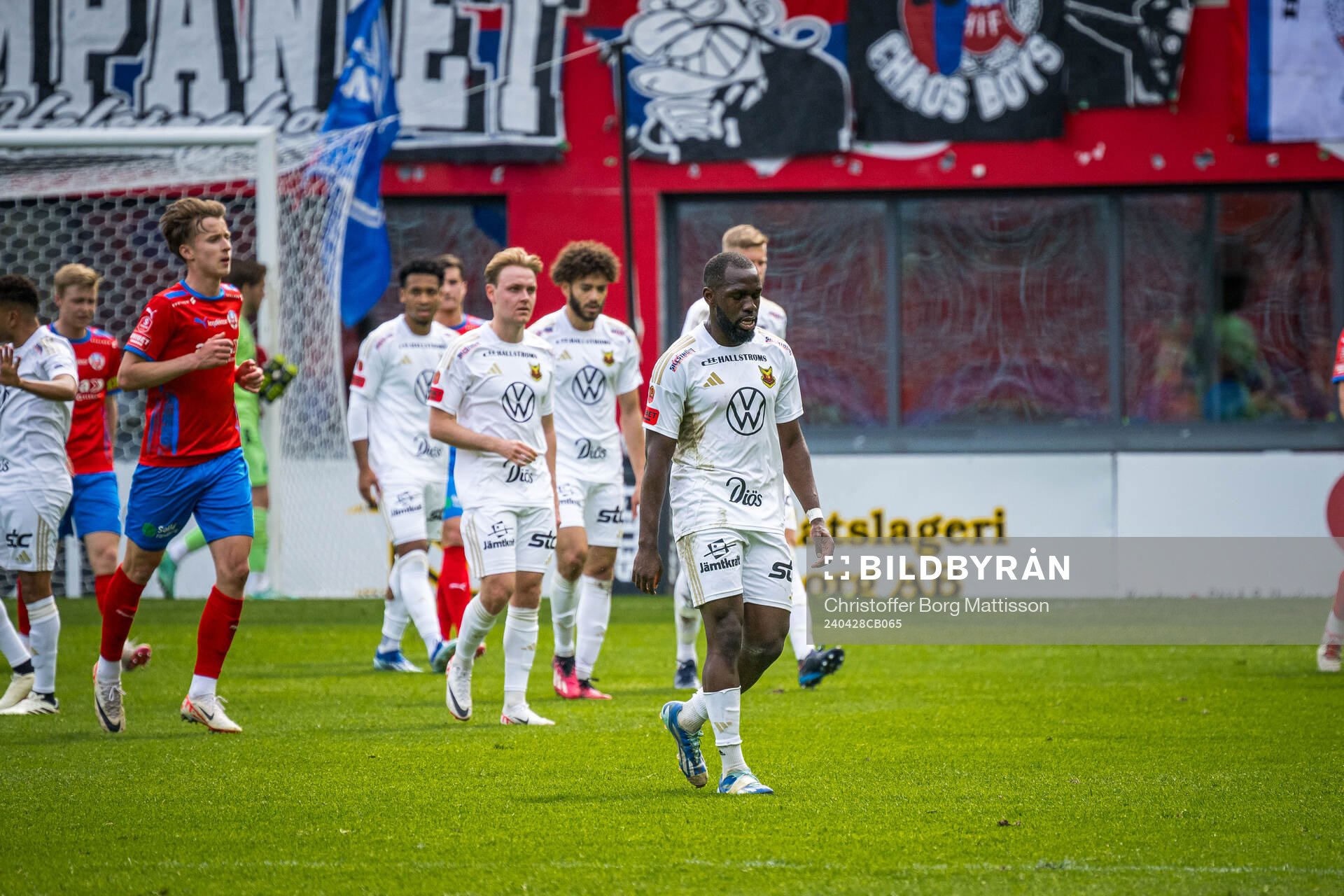 Östersunds Chrisnovic N'sa deppar