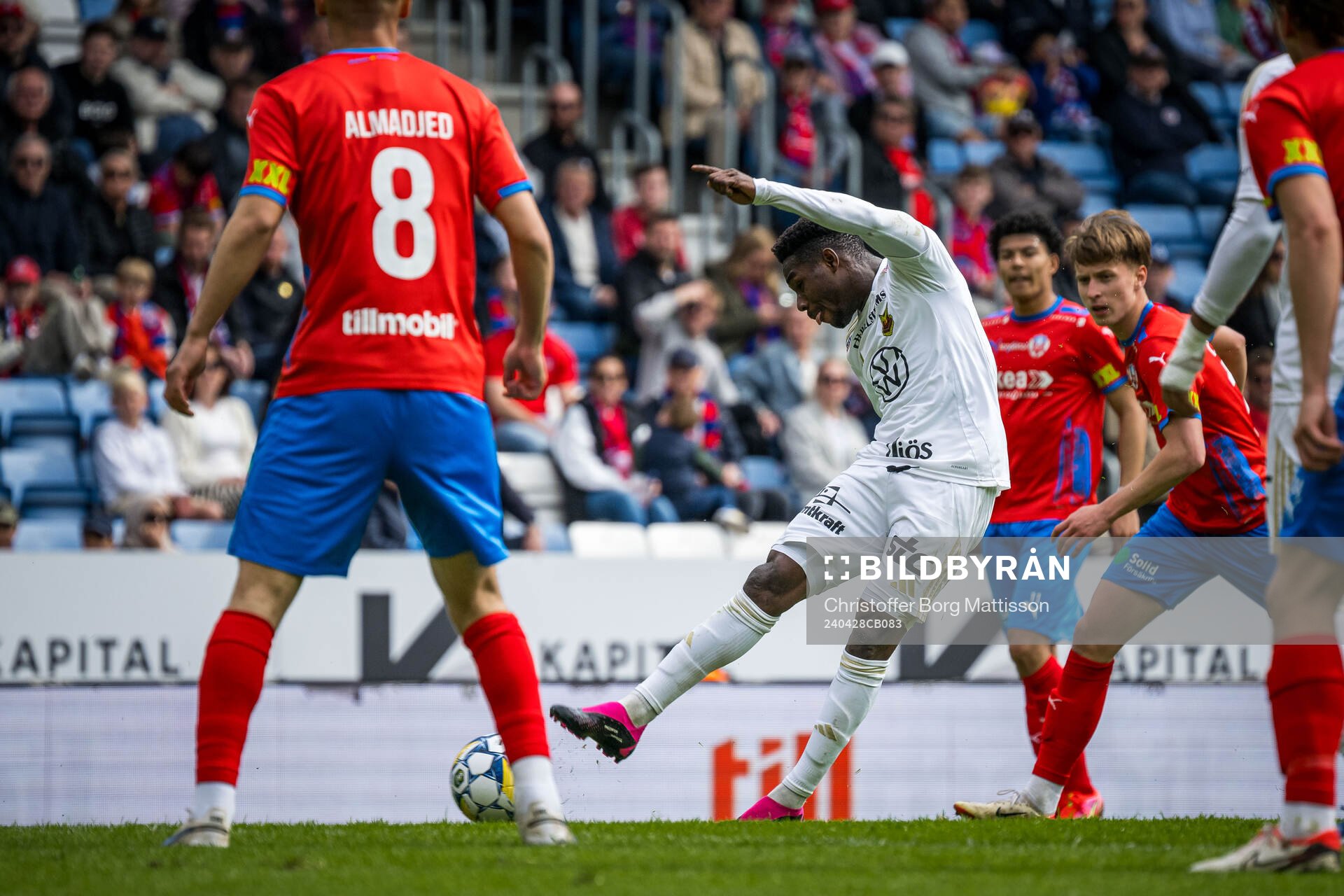 Östersunds Michael Aduragbemi Oluwayemi under fotbollsmatchen i Superettan mellan Helsingborg och Östersund den 28 april 2024 i Helsingborg.