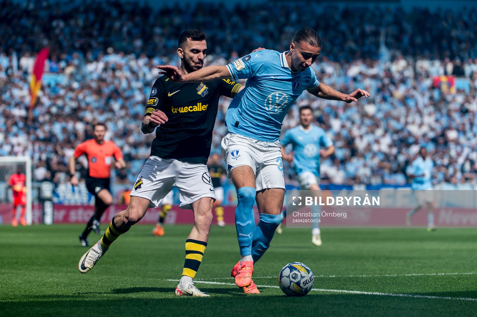 AIKs Ioannis Pittas och Malmö FFs Elison Makolli