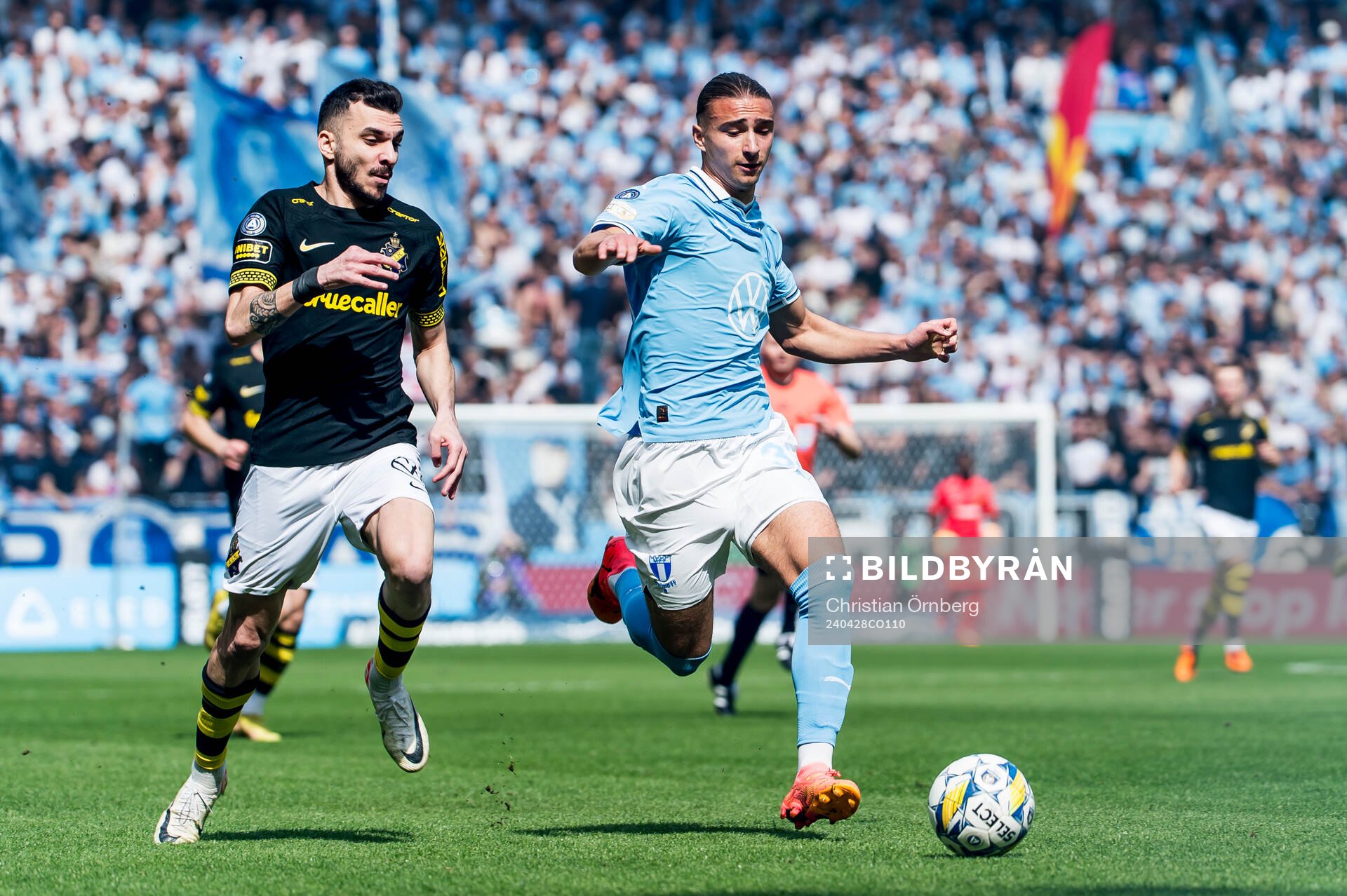 AIKs Ioannis Pittas och Malmö FFs Elison Makolli
