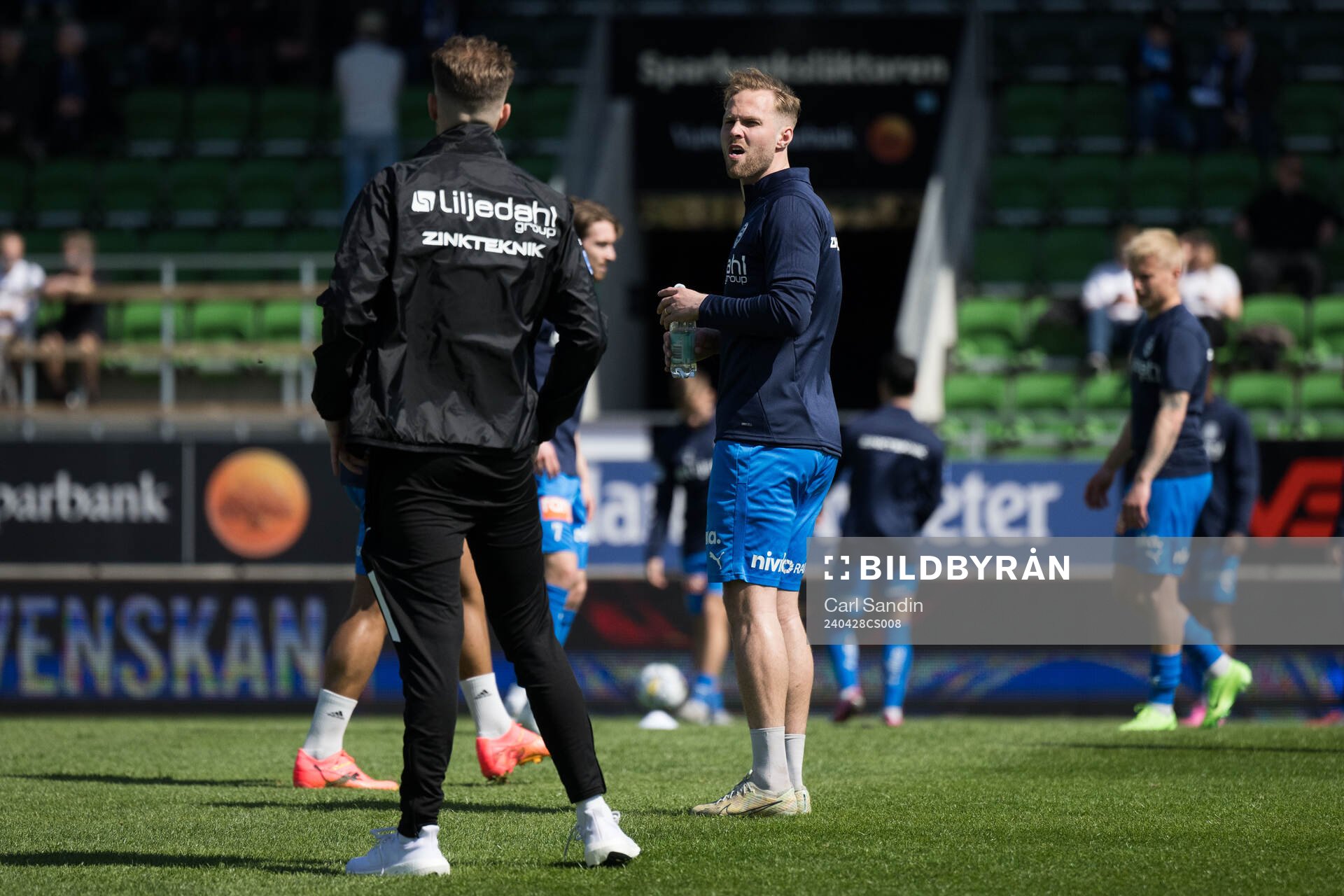 Värnamos Gustav Engvall inför fotbollsmatchen i Allsvenskan mellan Värnamo och Halmstad den 28 april 2024 i Varberg. 