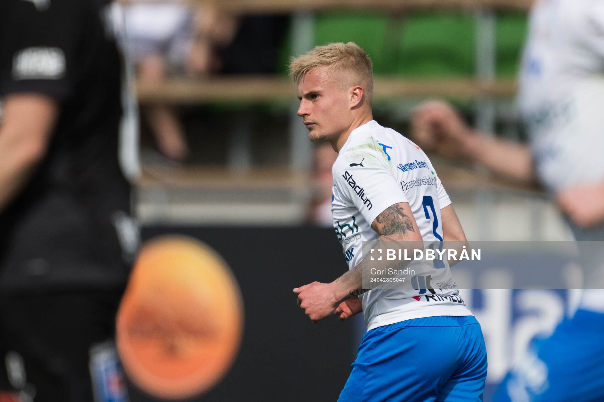 Värnamos Viktor Bergh jublar