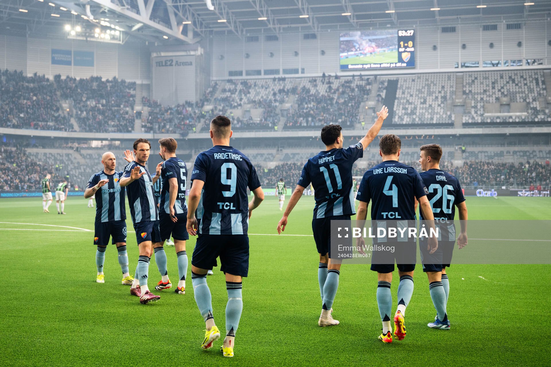 Djurgårdens Deniz Hummet jublar med lagkamrater