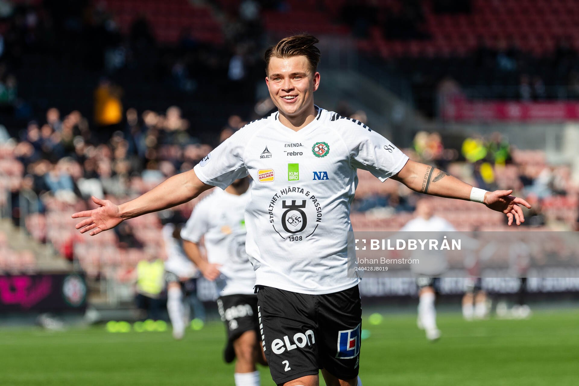 Örebros Tobias Bjørnstad jublar