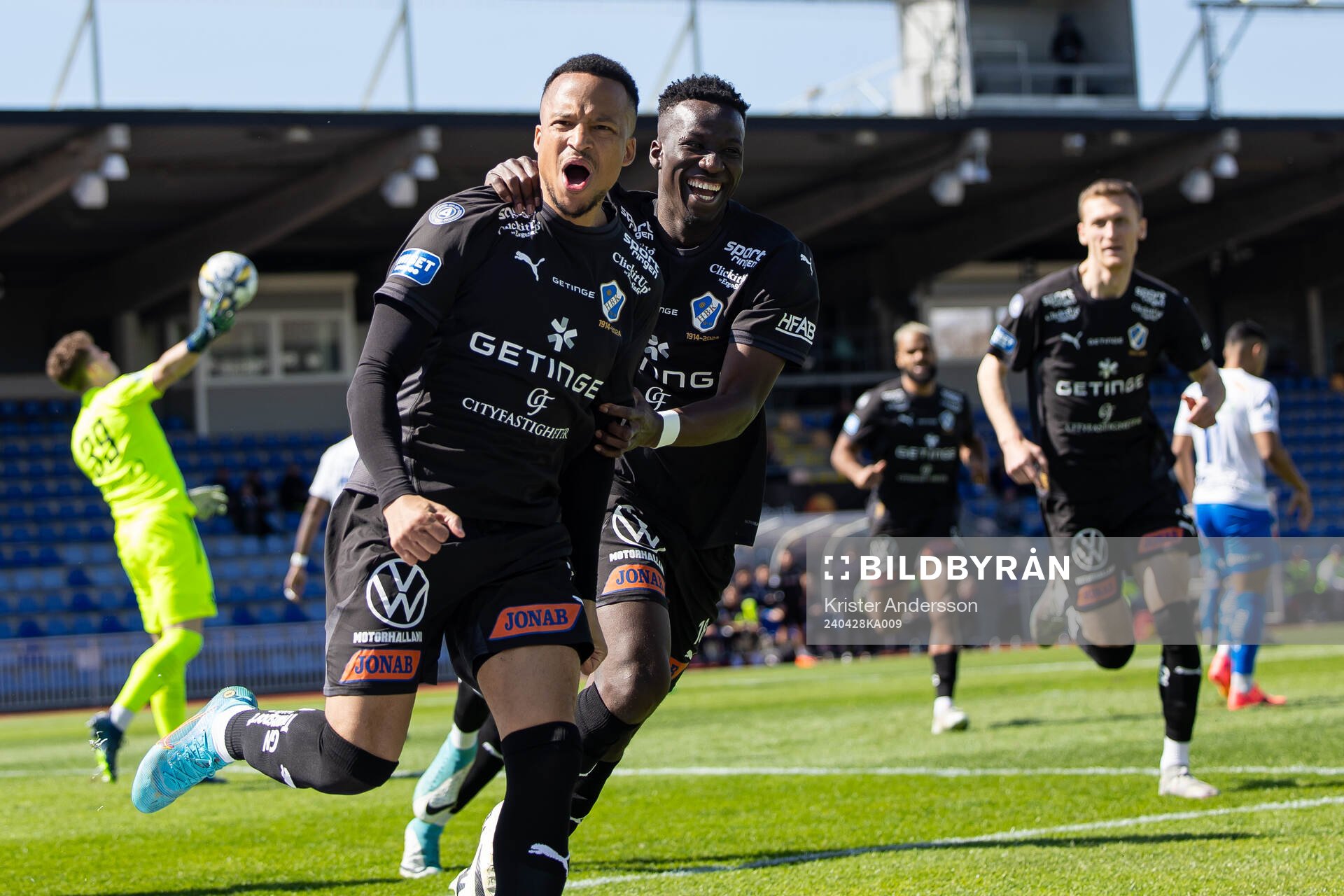 Halmstads Marcus Olsson jublar