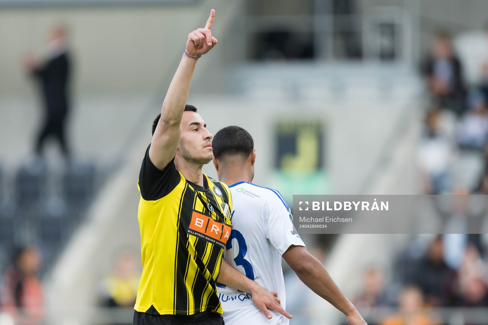 Häckens Srdjan Hrstic jublar