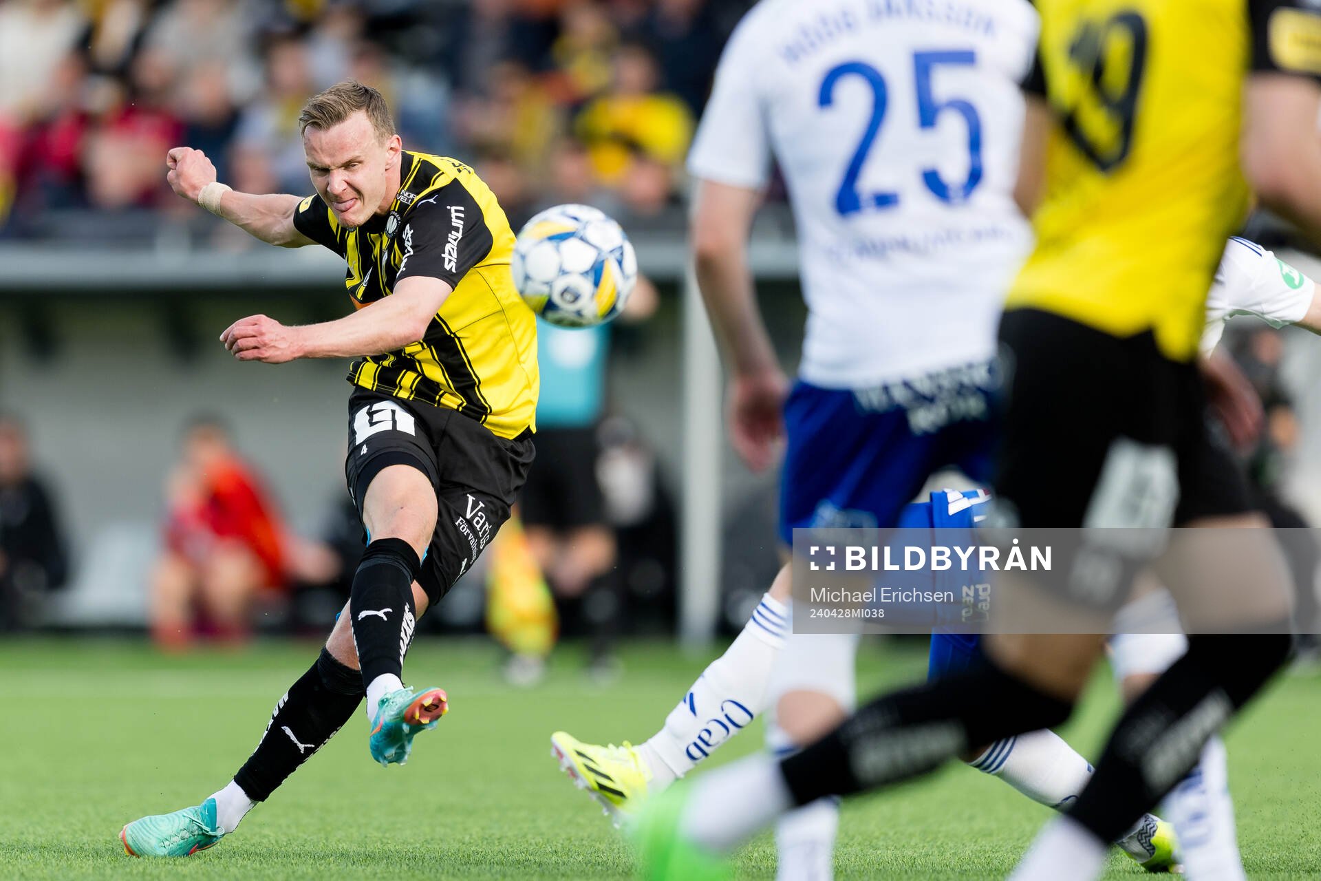 Häckens Marius Lode under fotbollsmatchen i Allsvenskan mellan Häcken och IFK Norrköping den 28 april 2024 i Göteborg. 