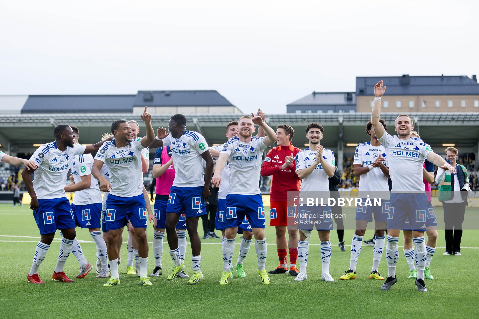 IFK Norrköpings spelare jublar efter fotbollsmatchen i Allsvenskan mellan Häcken och IFK Norrköping den 28 april 2024 i Göteborg. 