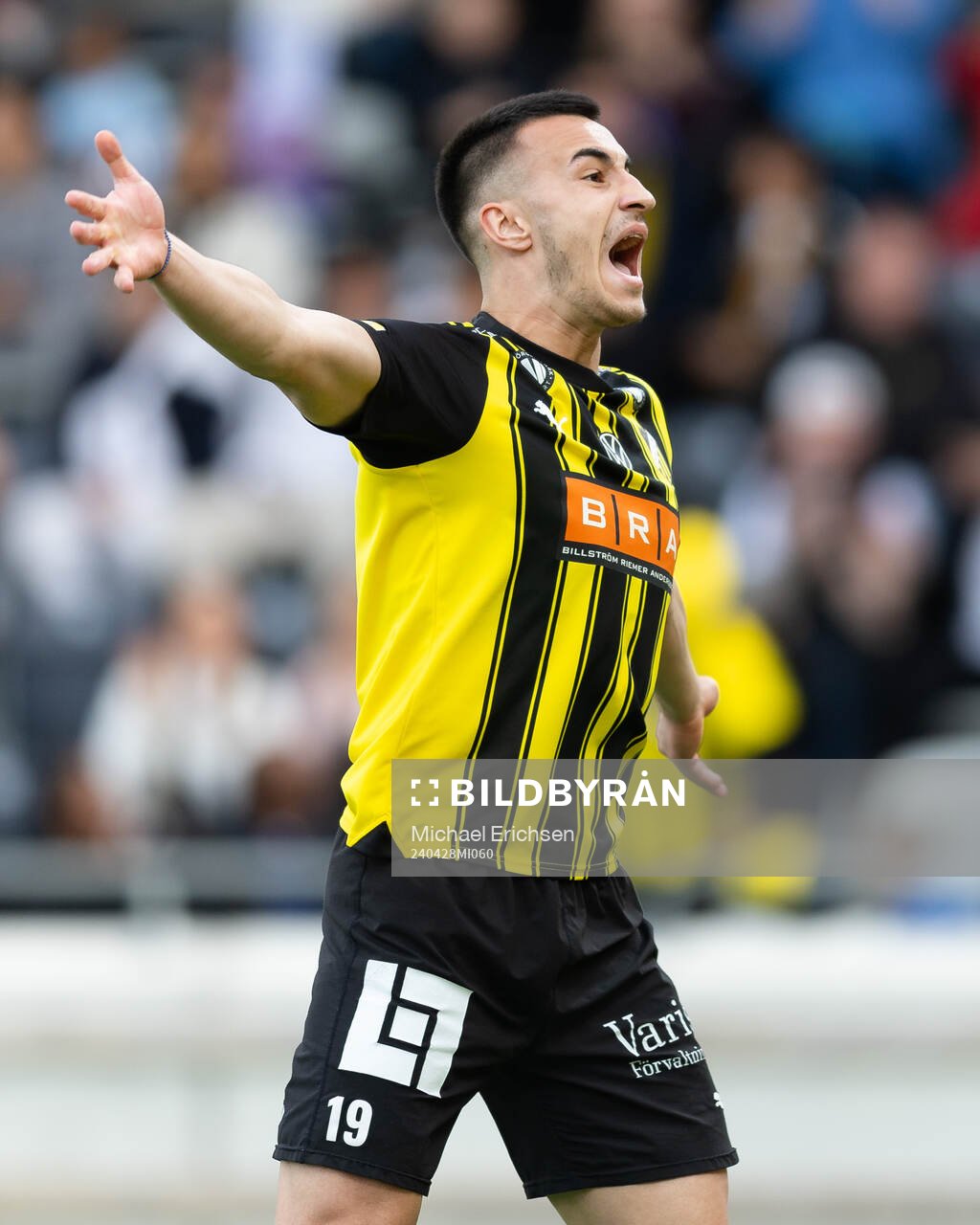 Häckens Srdjan Hrstic jublar efter reducering till 1-2 under fotbollsmatchen i Allsvenskan mellan Häcken och IFK Norrköping den 28 april 2024 i Göteborg.