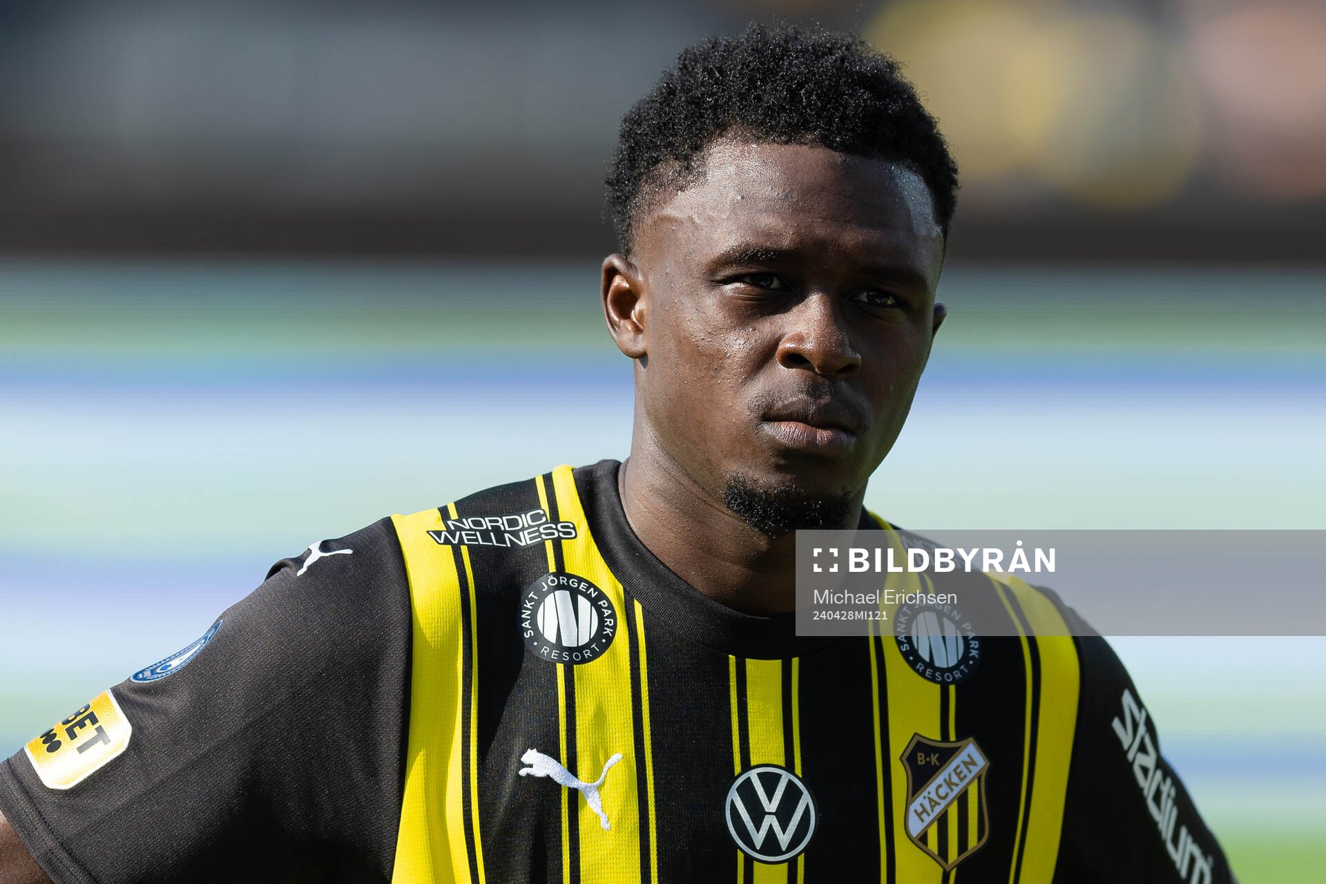 Häckens Zeidane Inoussa  på line up innan fotbollsmatchen