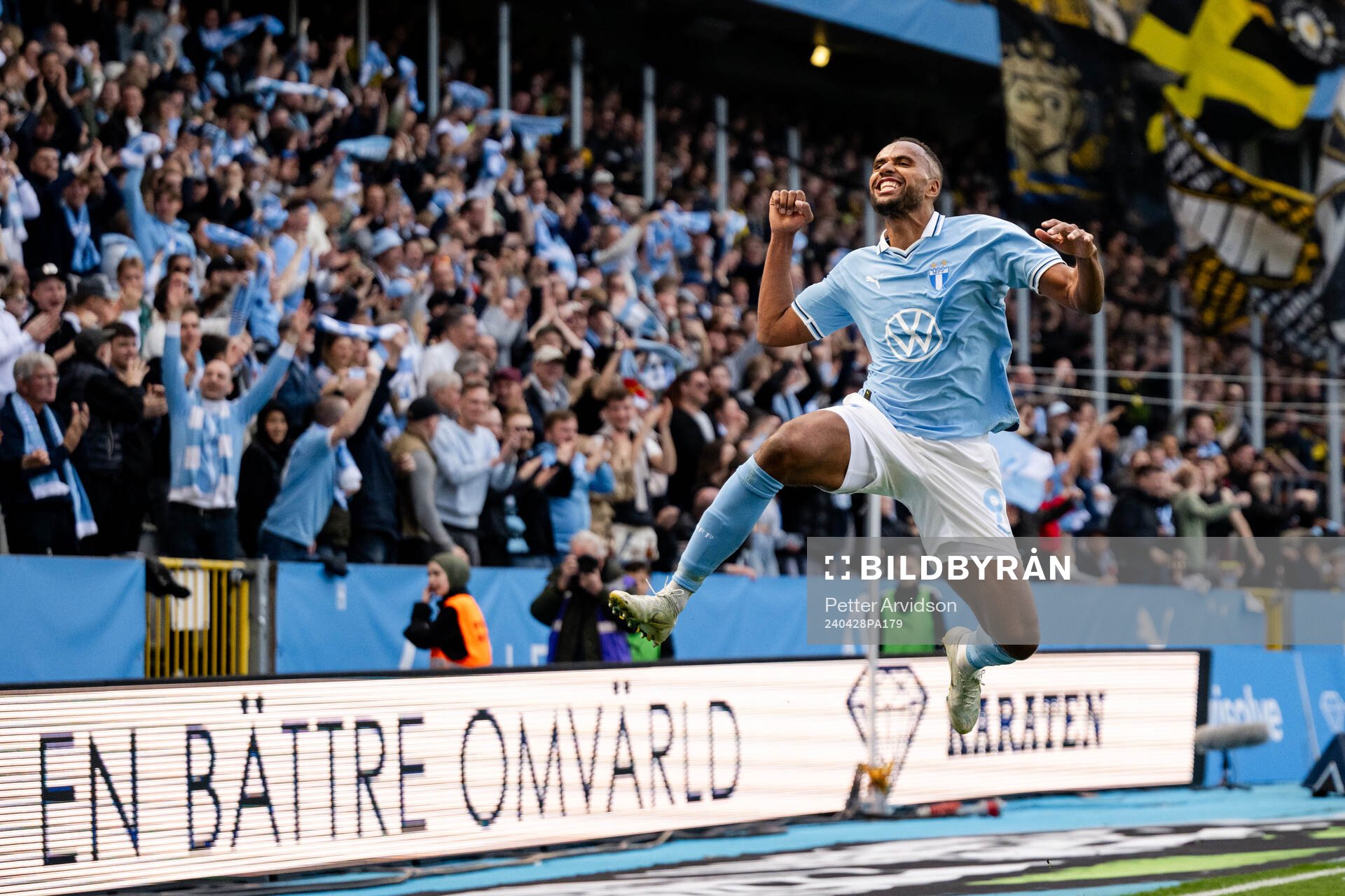 Malmö FFs Isaac Kiese Thelin jublar