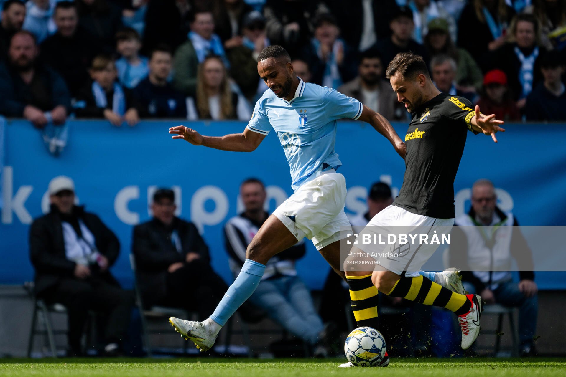 Malmö FFs Isaac Kiese Thelin och AIKs Sotirios
