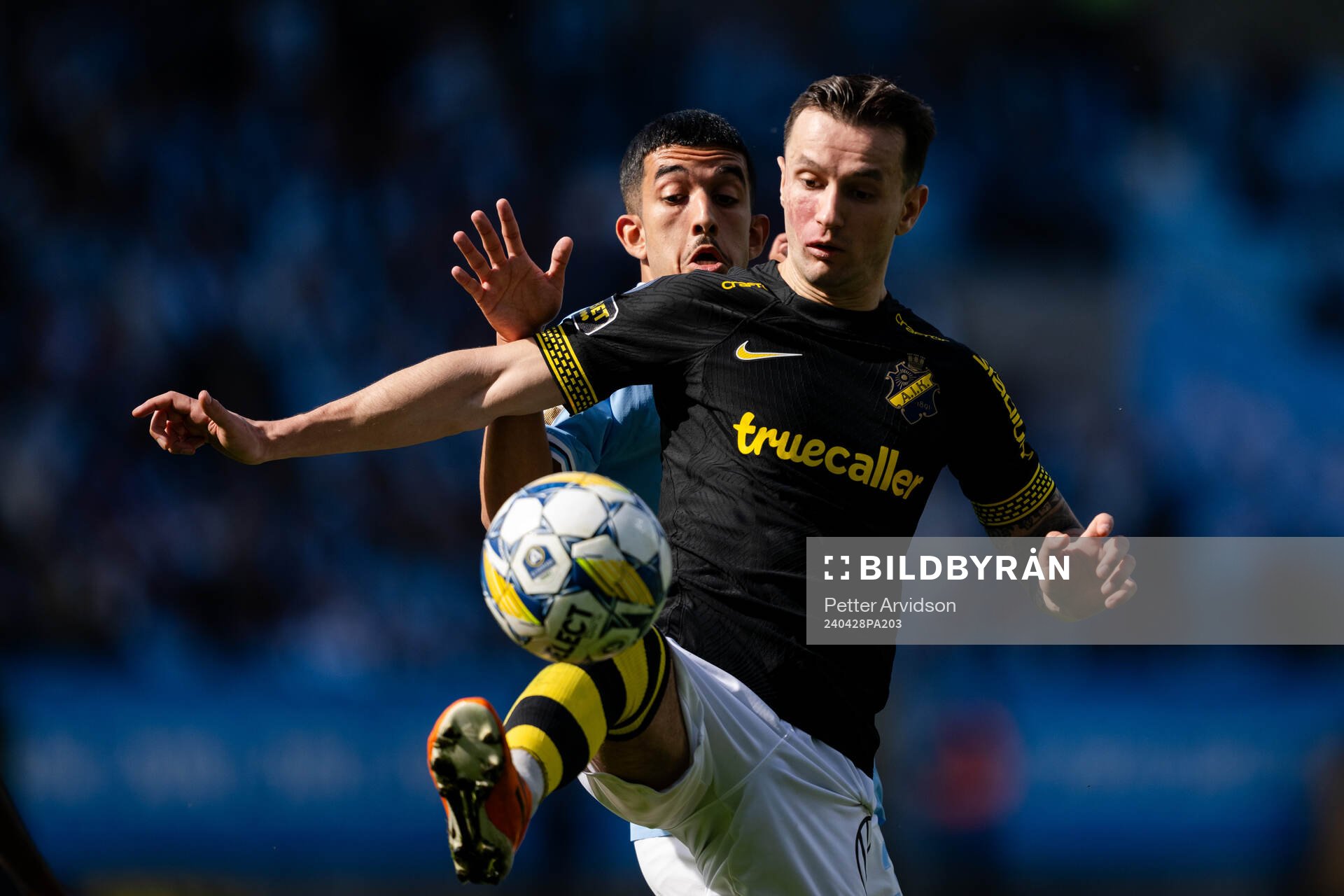 Malmö FFs Zakaria Loukili och AIKs Bersant Celina
