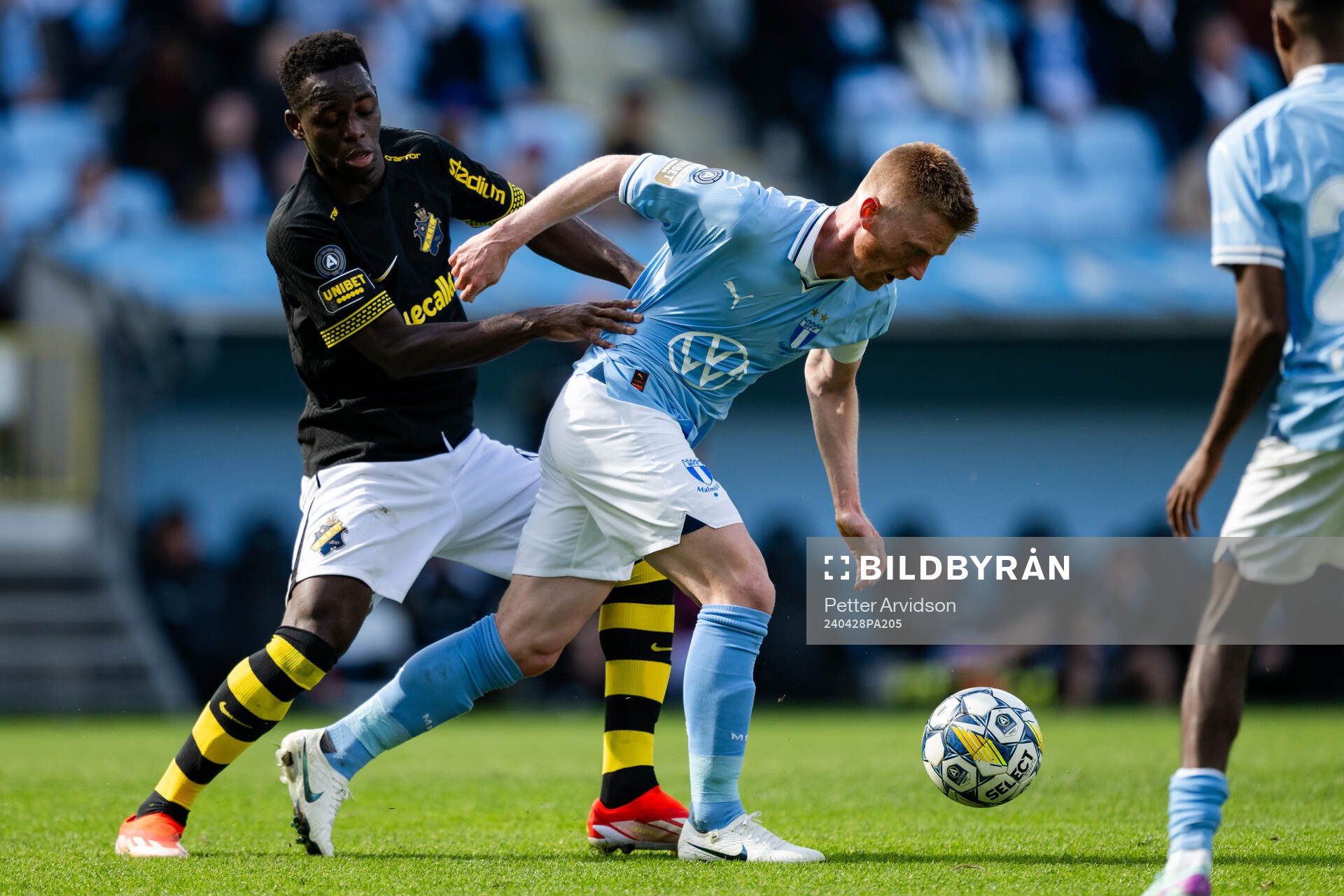 Malmö FFs Anders Christiansen och AIKs Ismaila Coulibaly