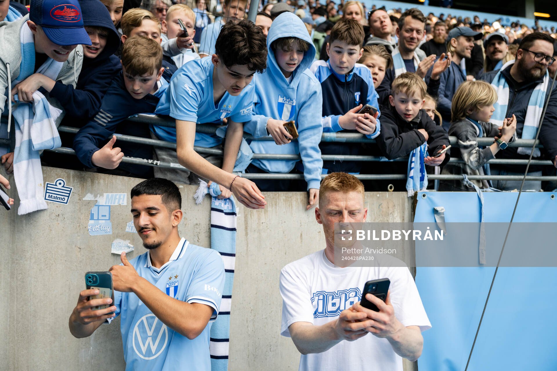 Malmö FFs Zakaria Loukili och Anders Christiansen jublar