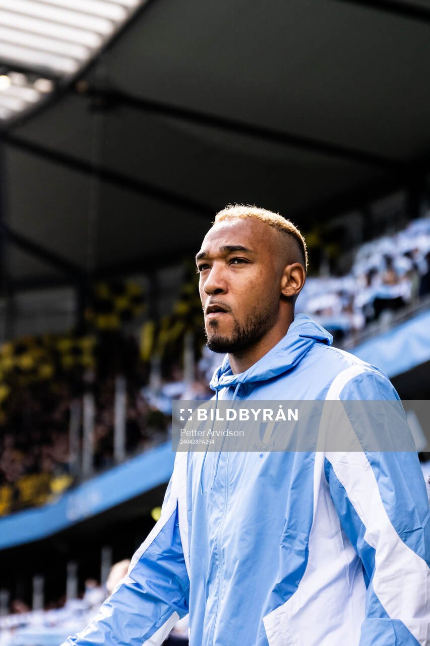 Malmö FFs Derek Cornelius gör entré