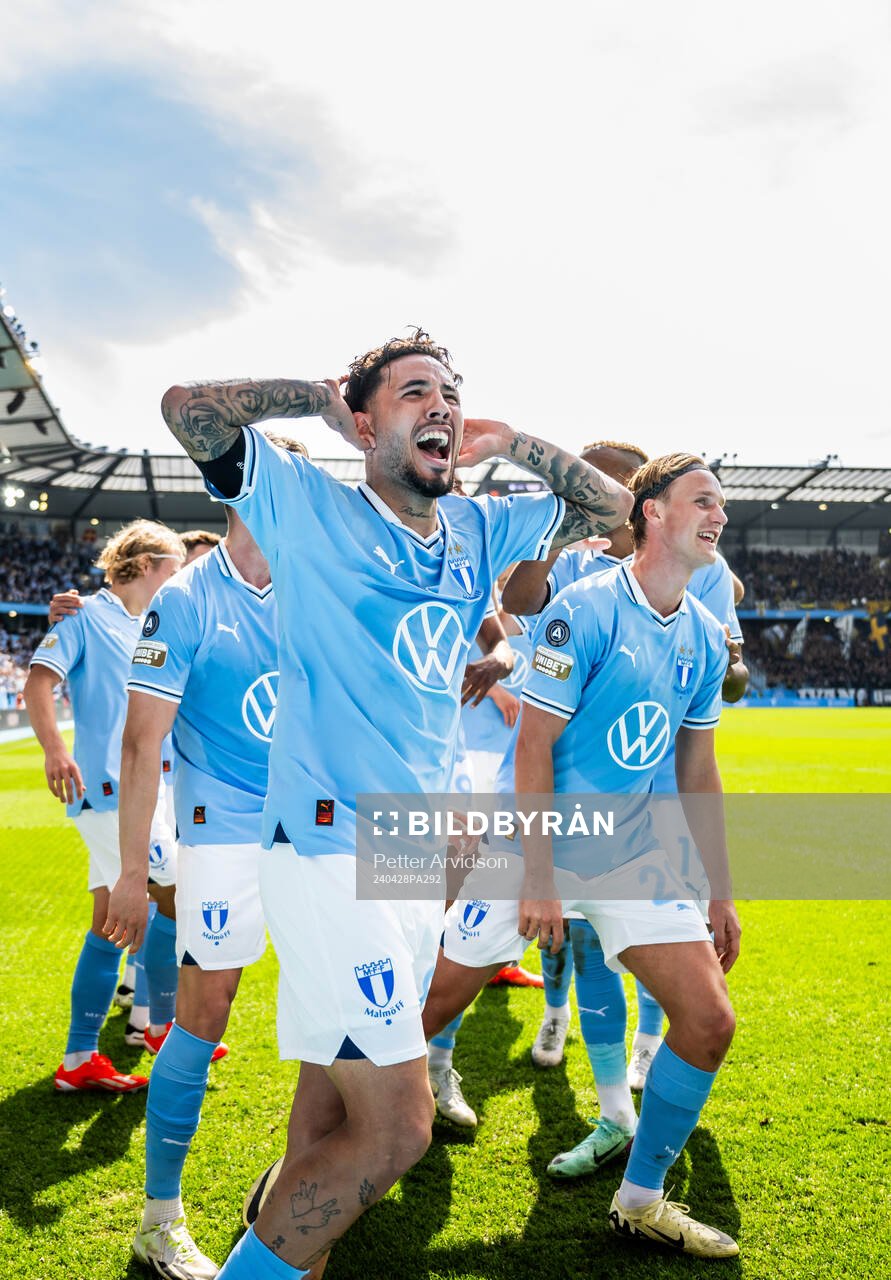 Malmö FFs Sergio Pena jublar