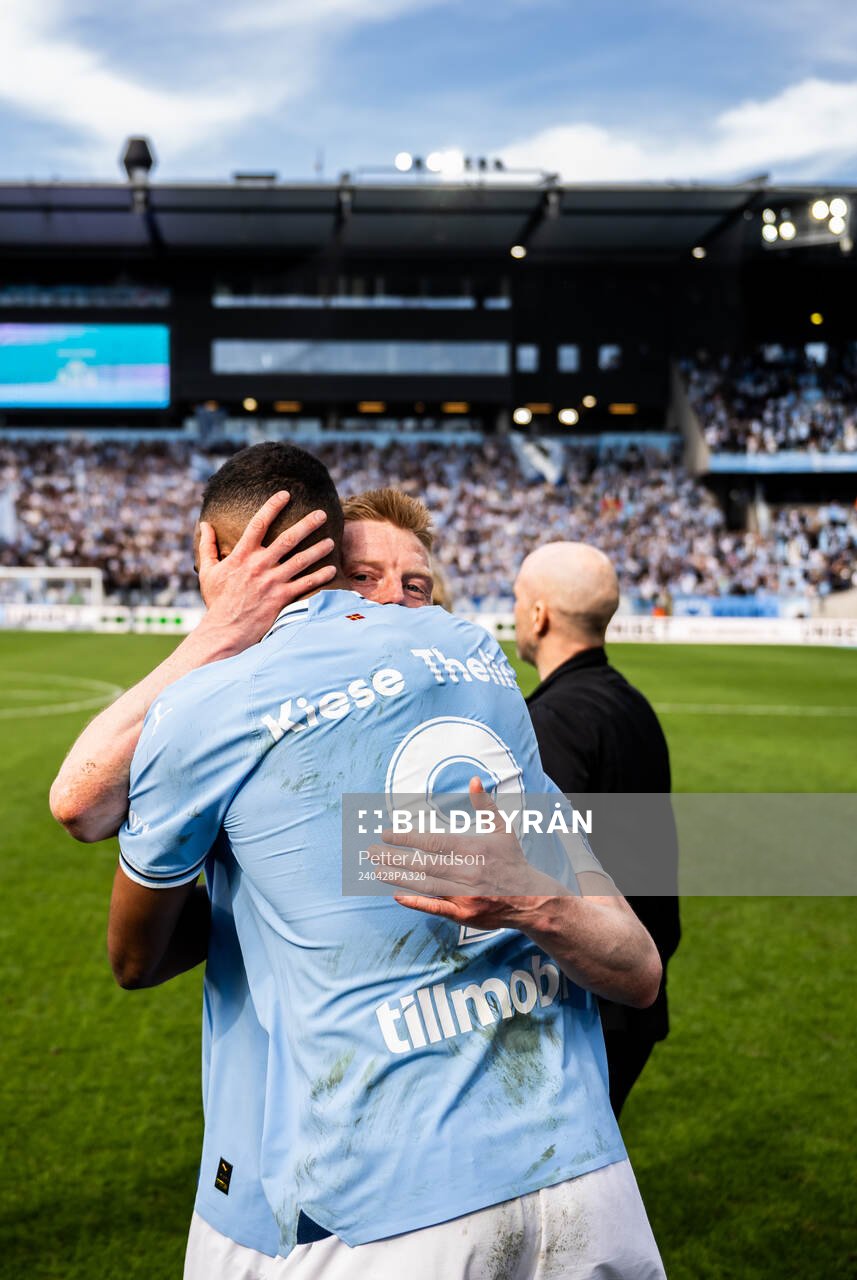 Malmö FFs Isaac Kiese Thelin och Anders Christiansen jublar