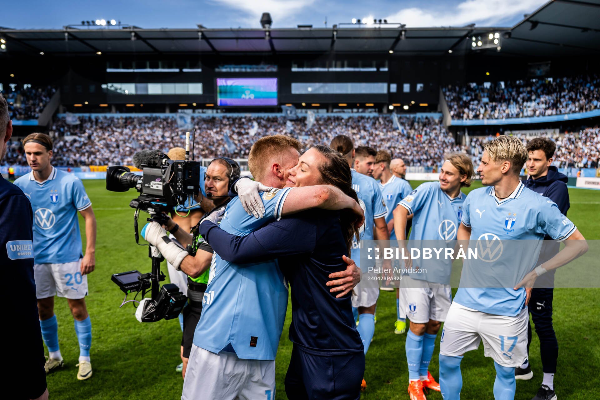 Malmö FFs Anders Christiansen kramar om läkare Amanda