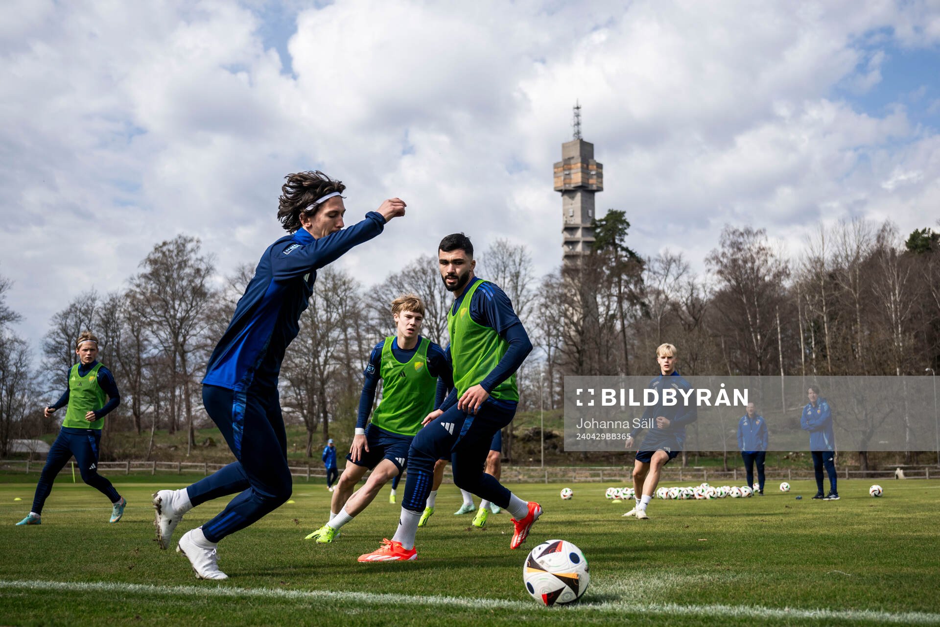 Gustav Wikheim och Musa Qurbanli under en träning med Djurgården inför finalen i Svenska Cupen den 29 april 2024 i Stockholm. 