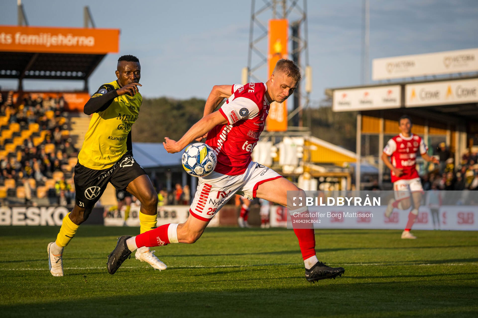 Mjällbys Silas Nwankwo och Kalmars Rony Jansson