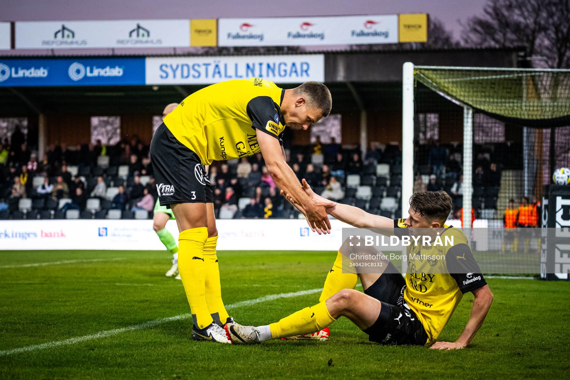 Mjällbys Arvid Brorsson och Elliot Stroud